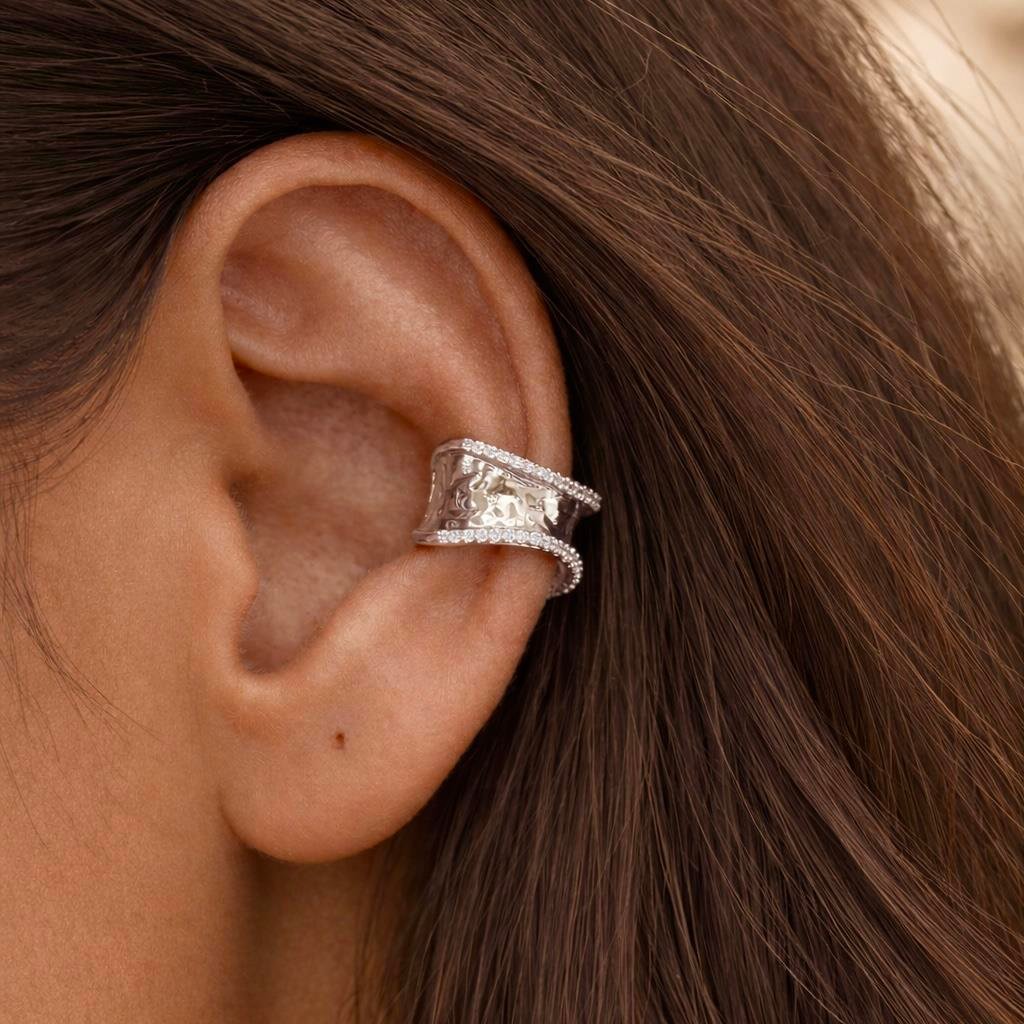 Metal Form Silver Ear Cuff