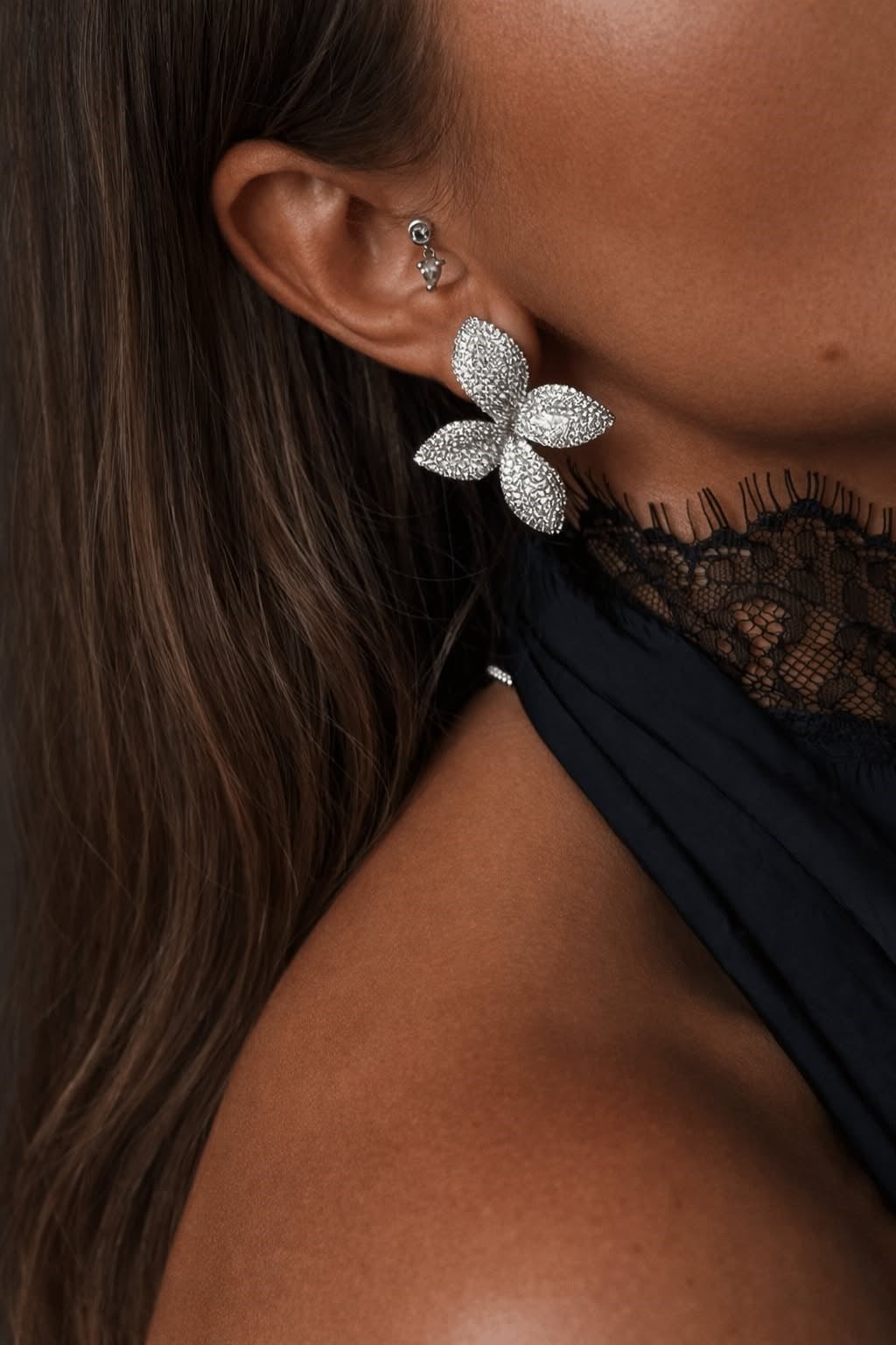 Silver GerorginaTaşlı Çiçek Küpe