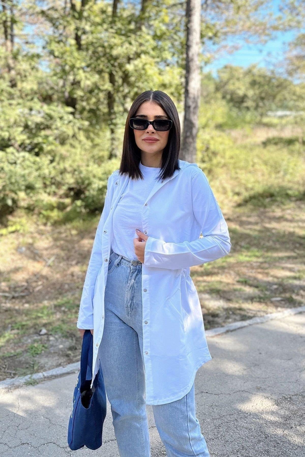 Kadın Beyaz Yağmurluk - 700-3233