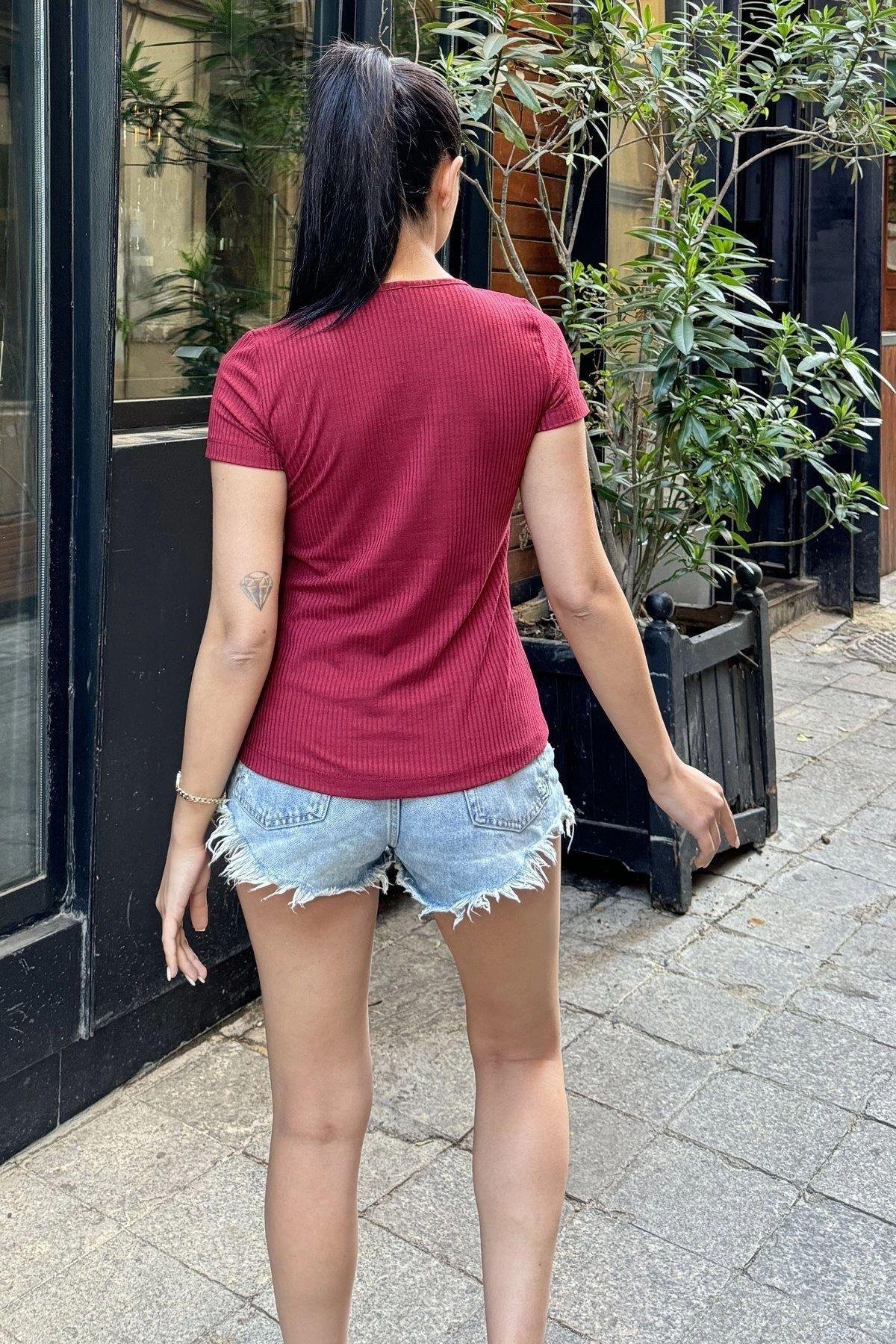 Kadın Bordo Yaka Fermuar Detaylı T-shirt - 700-k4023
