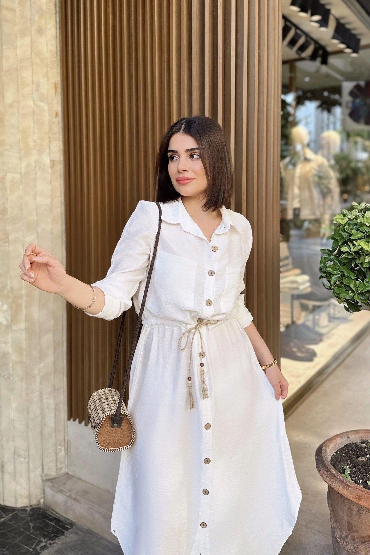 Kadın Ekru Hasrı Kemer Detaylı Uzun Keten Gömlek Elbise - 700-2837