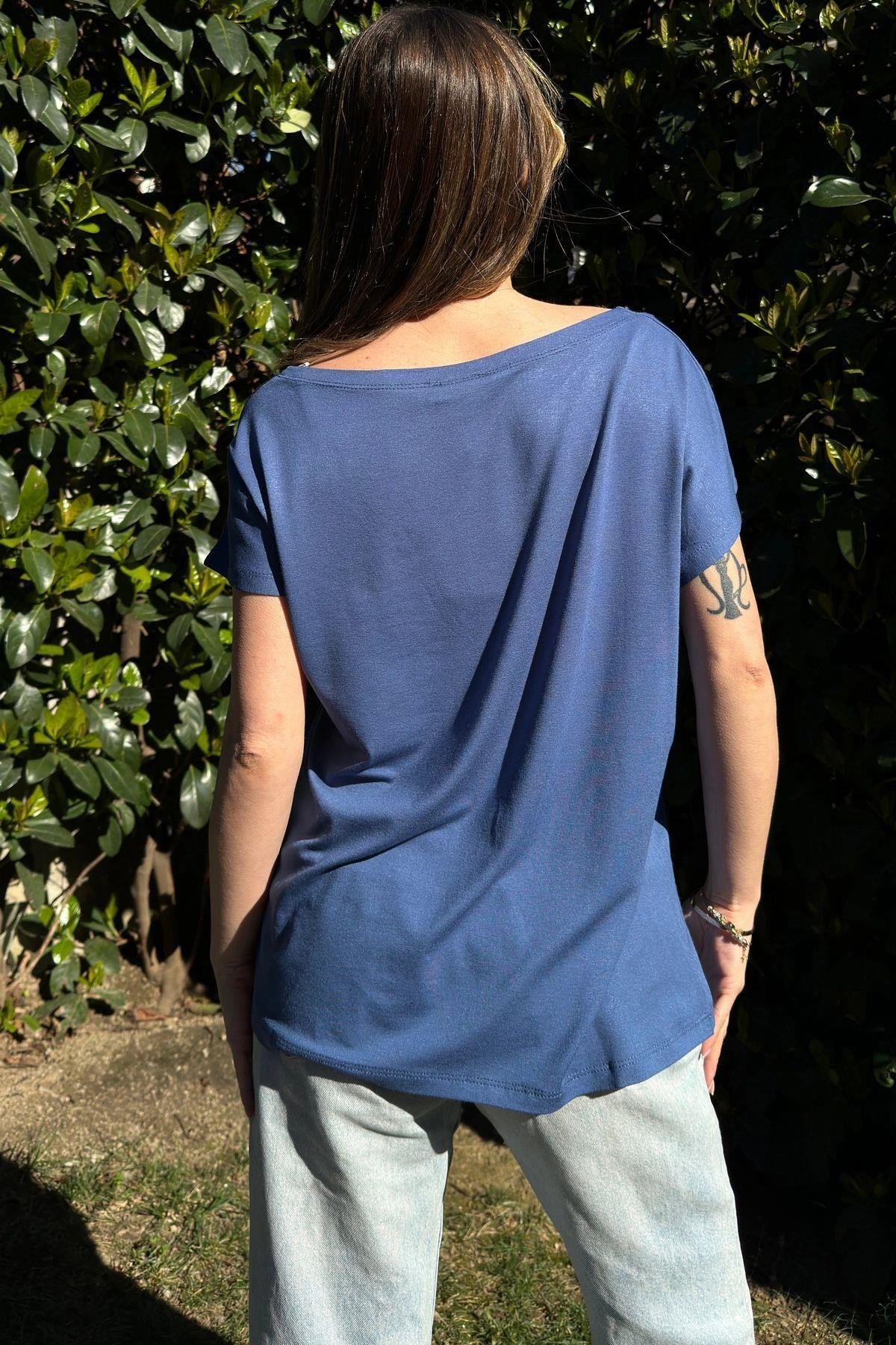 Kadın Indigo Salaş Garnili V Yaka Salaş T-shirt - 700-3207