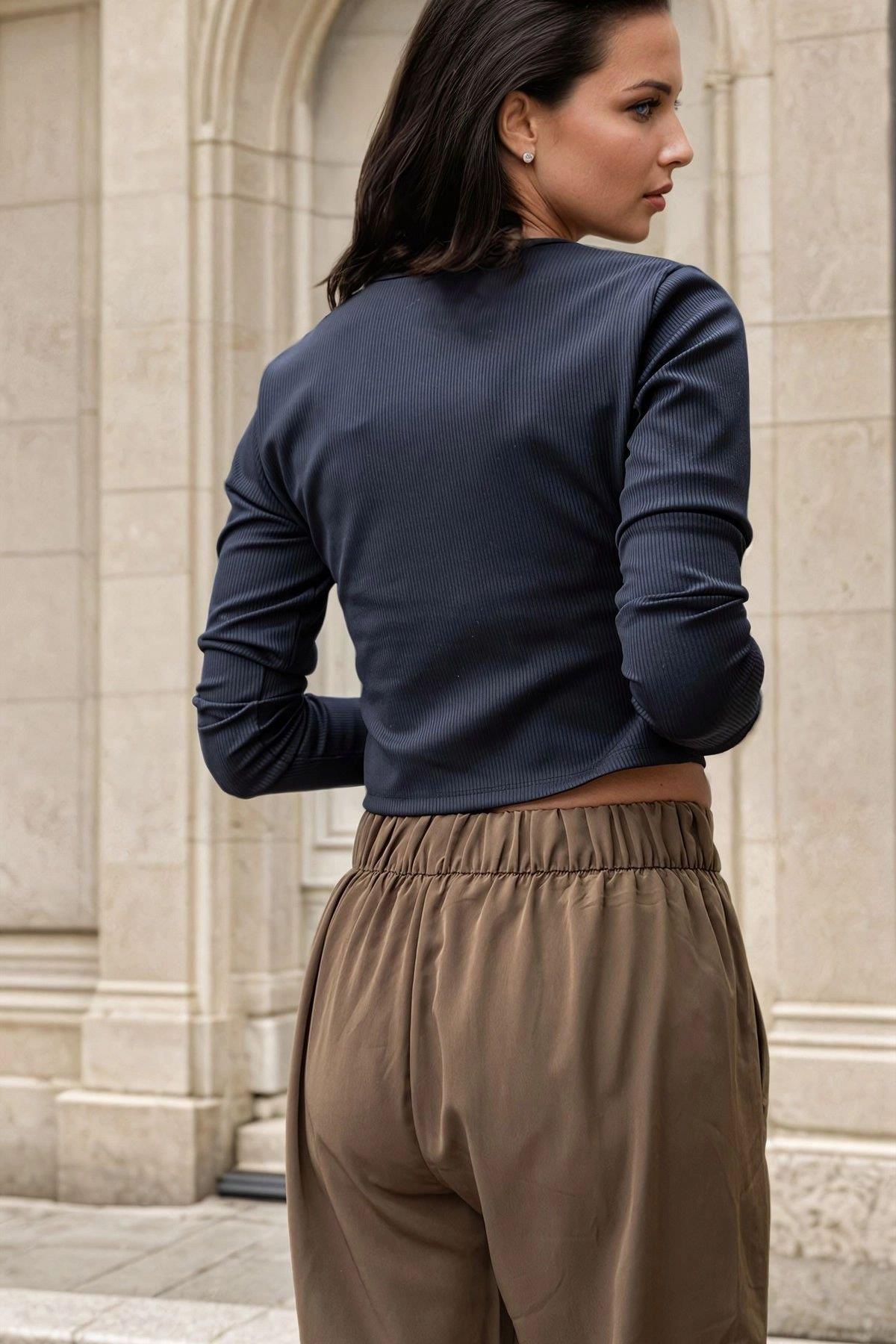 kadin-siyah-crop-bluz-700-3323-2de2c5.jpg
