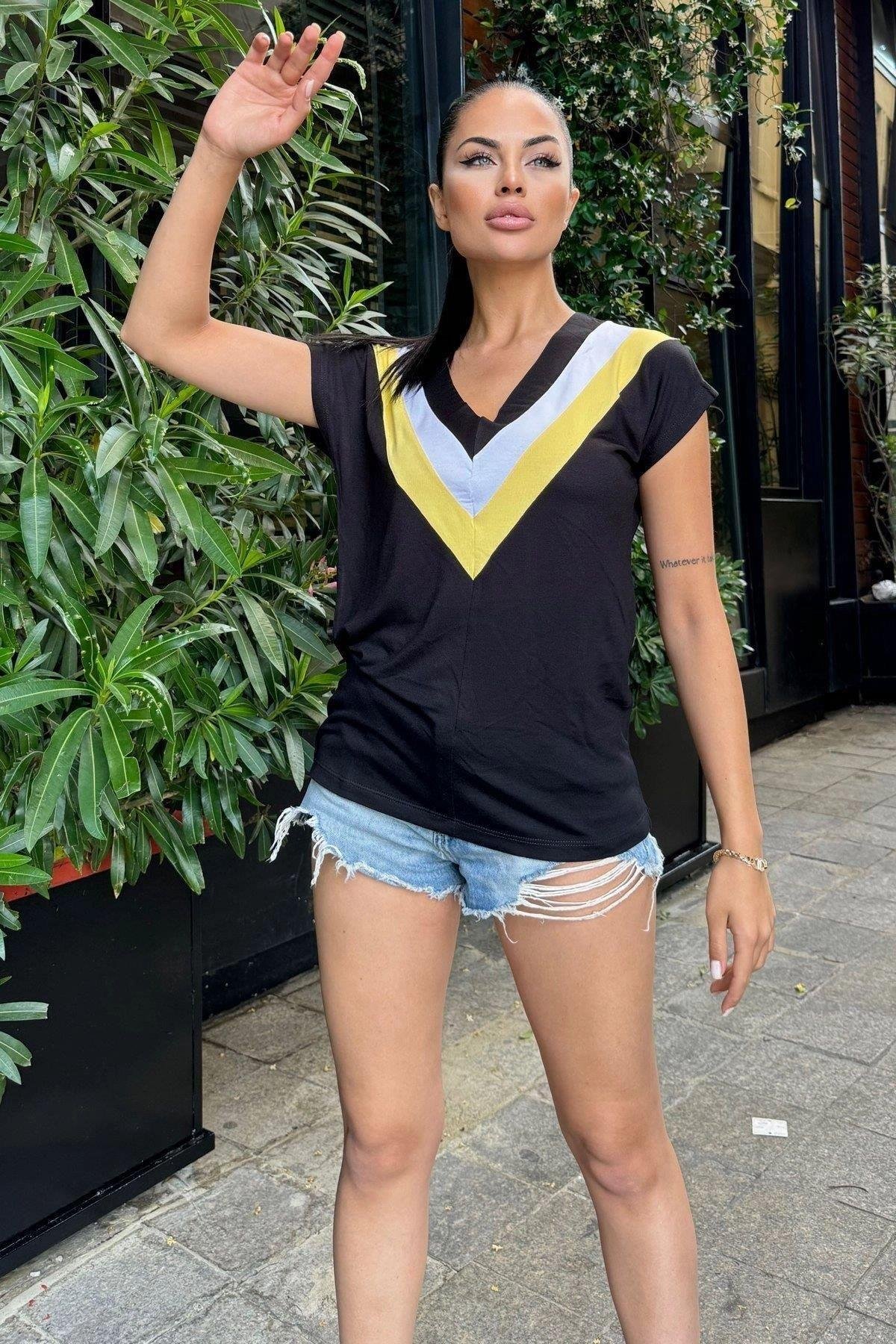Kadın Siyah T-shirt - 700-3247