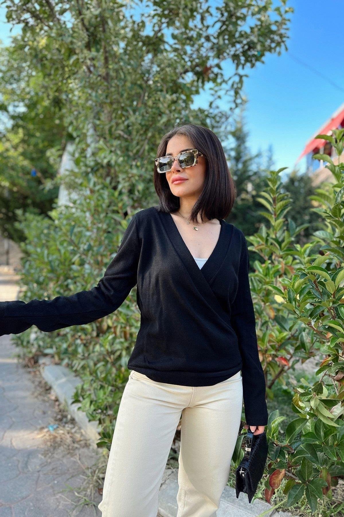 Kadın Siyah Triko Bluz - 700-K5649