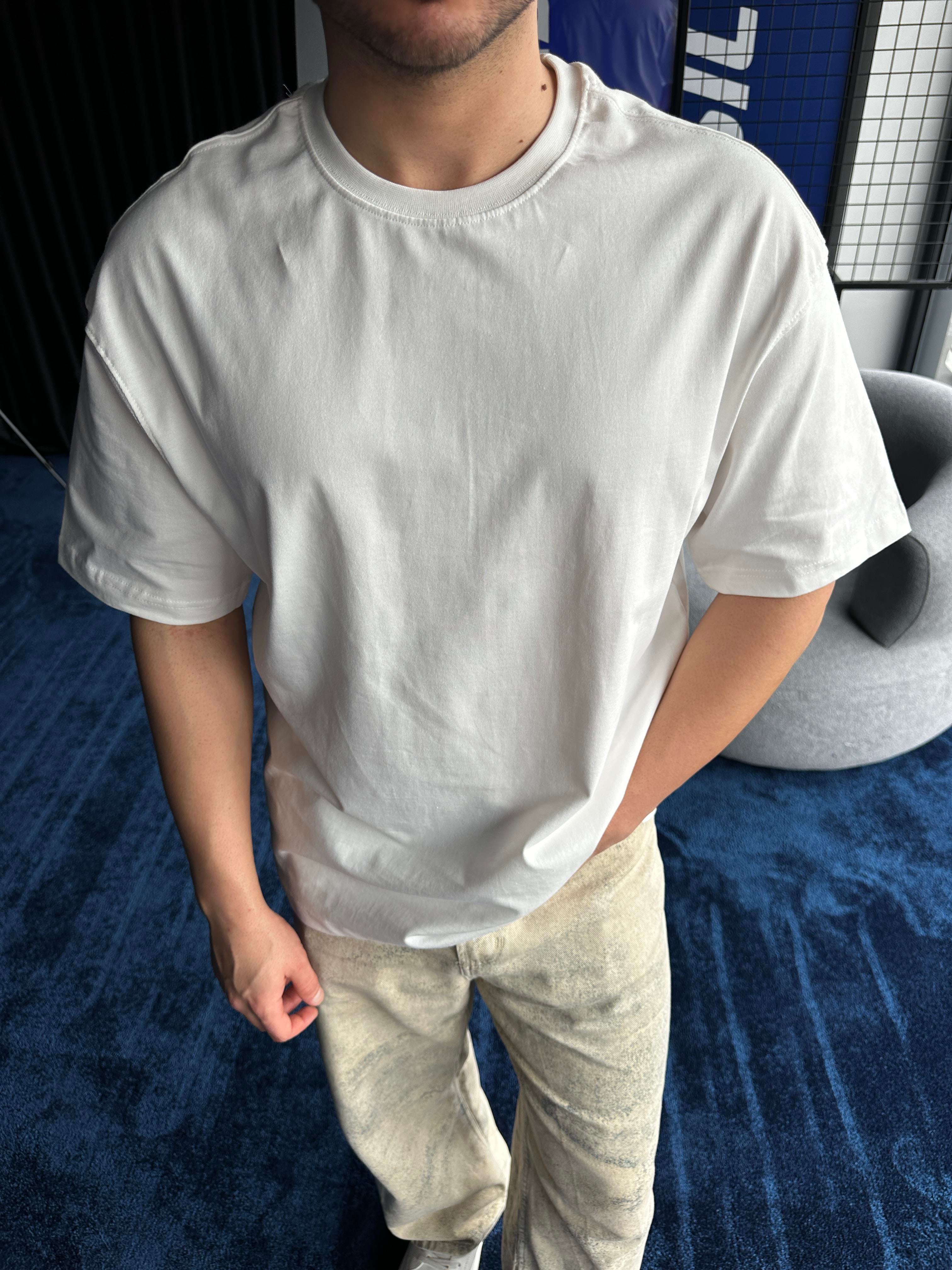 Beyaz Bisiklet Yaka Oversize T-Shirt