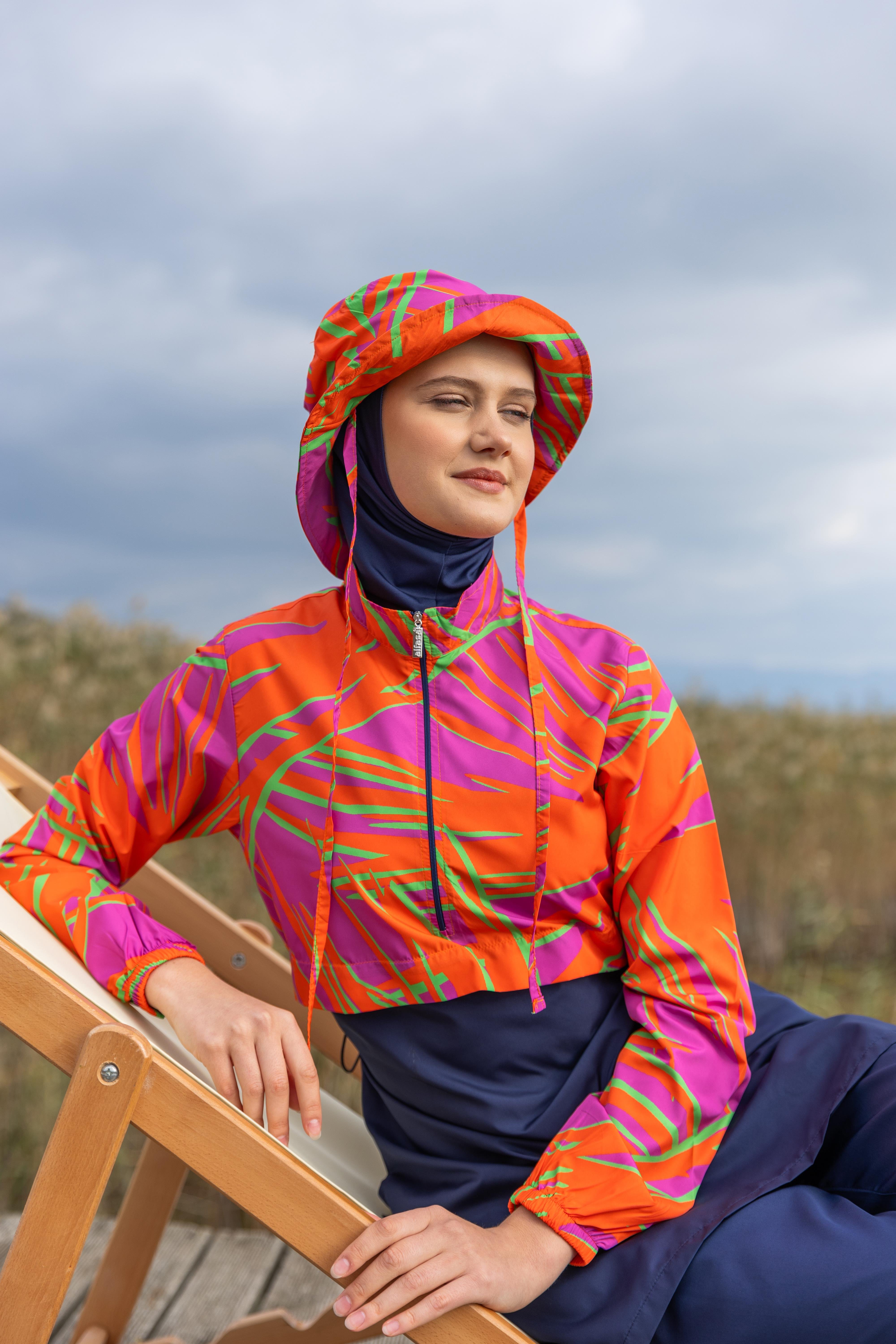 Crop Görünümlü Şapkalı Tesettür Mayo Lacivert