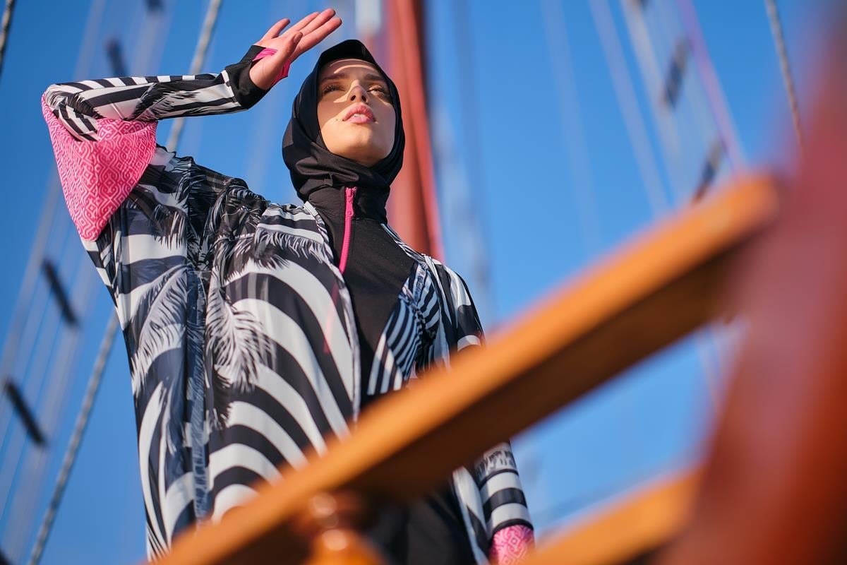 Flamingo Parmak Geçirmeli Tesettür Mayo Siyah