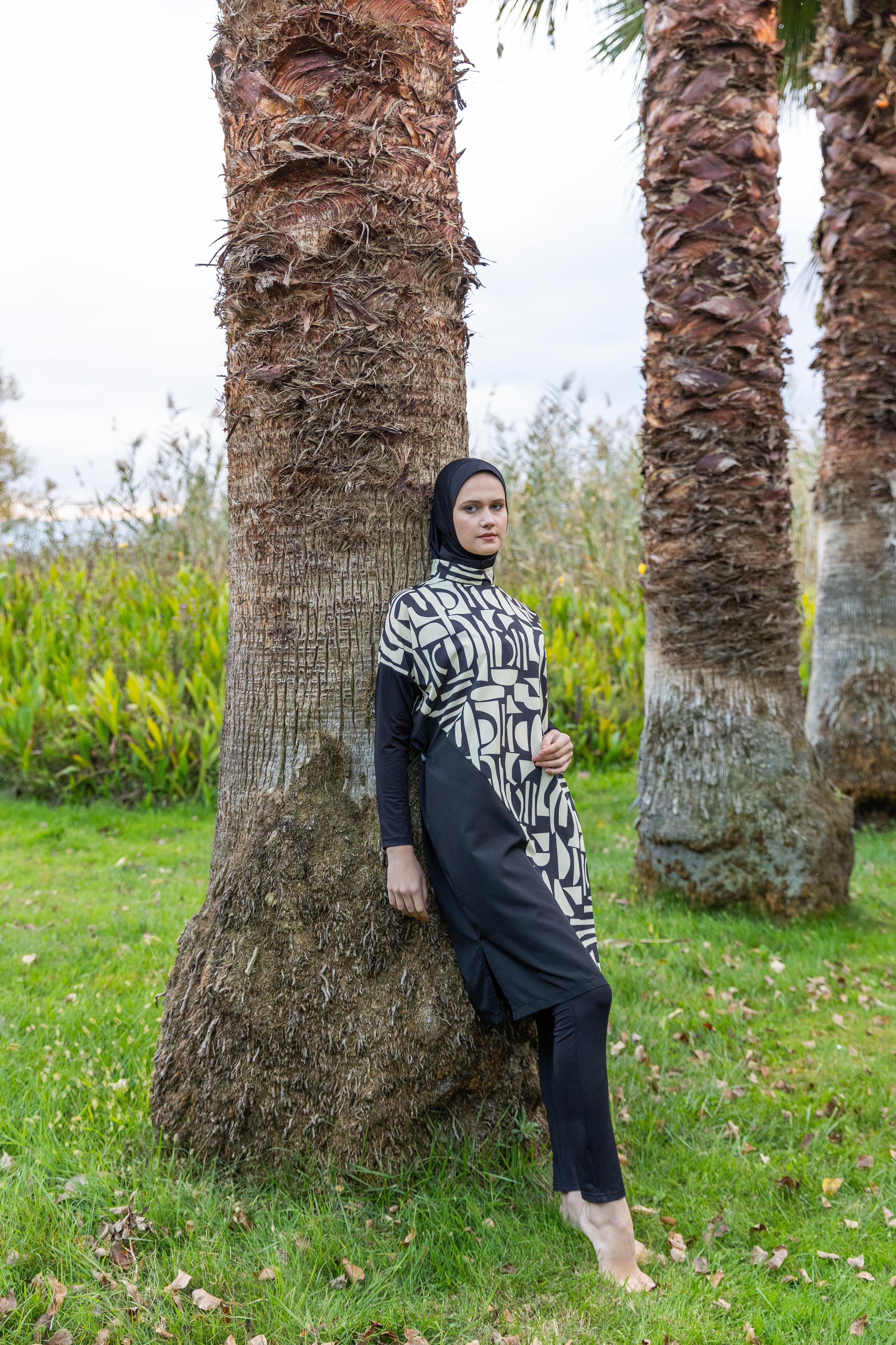 Modern Desenli Rahat Tesettür Mayo Siyah