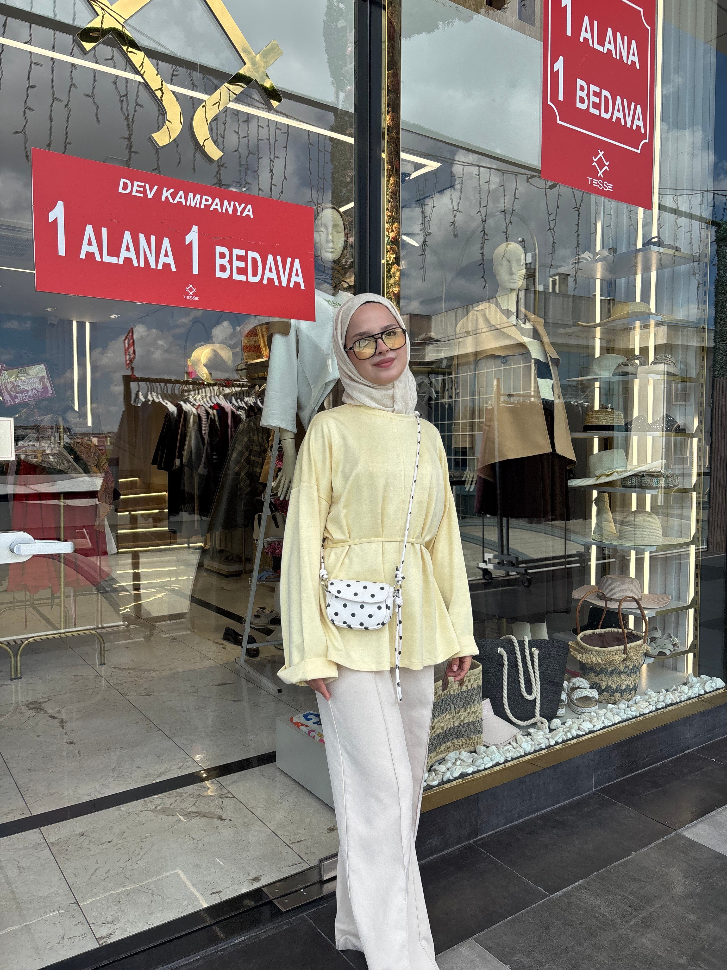 SARI SWEETSHIRT