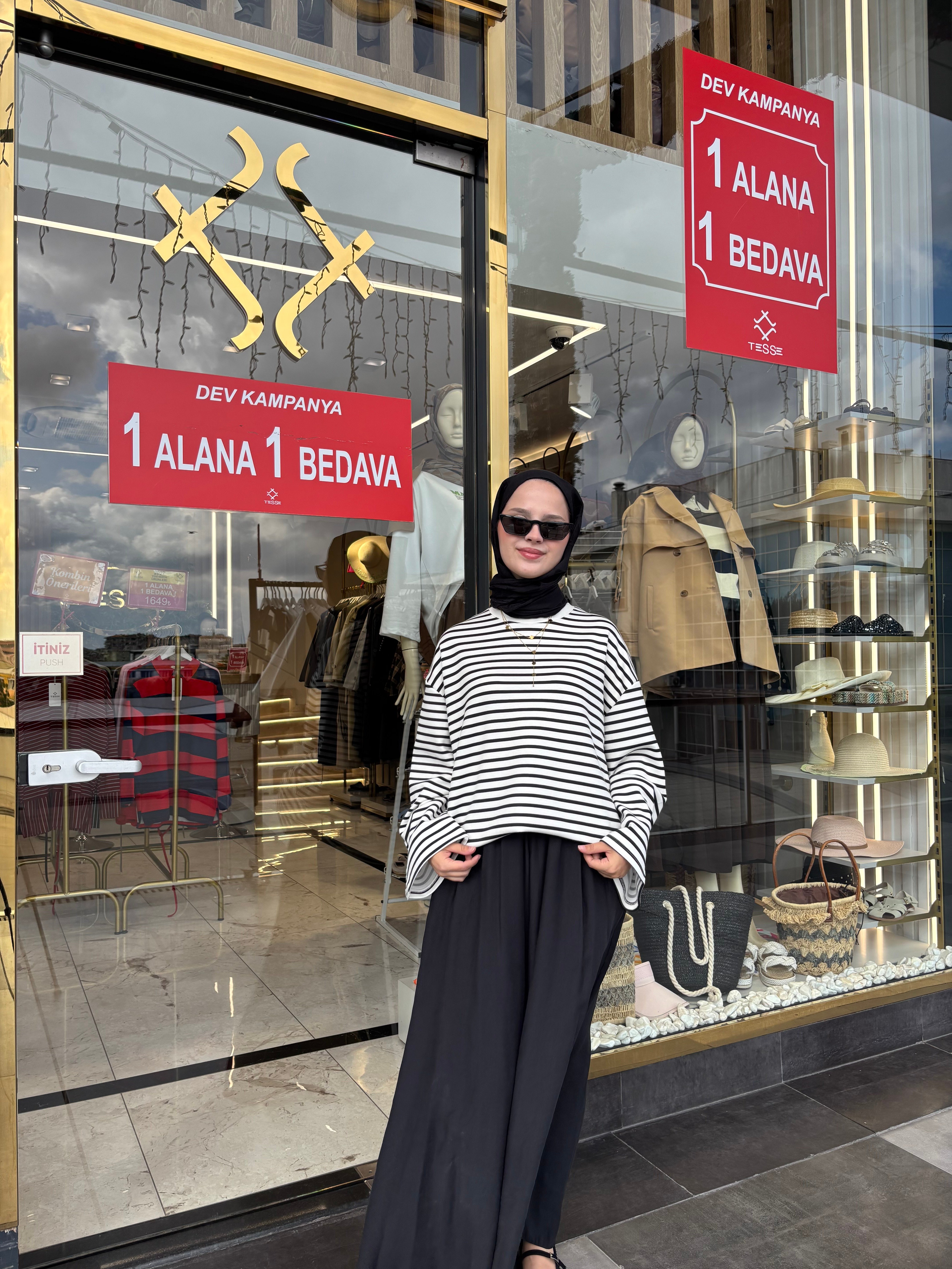 SİYAH SWEETSHIRT