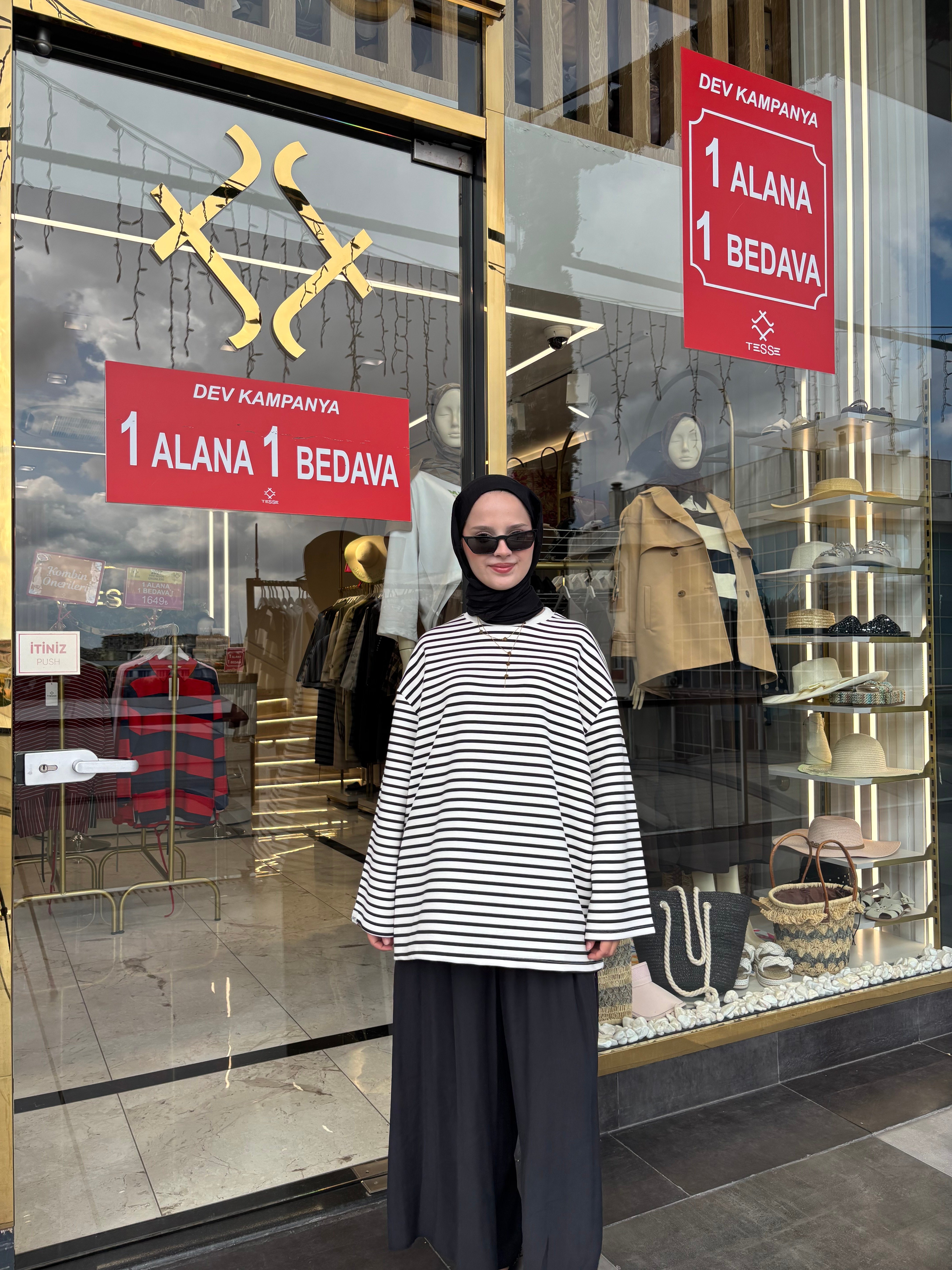 SİYAH SWEETSHIRT