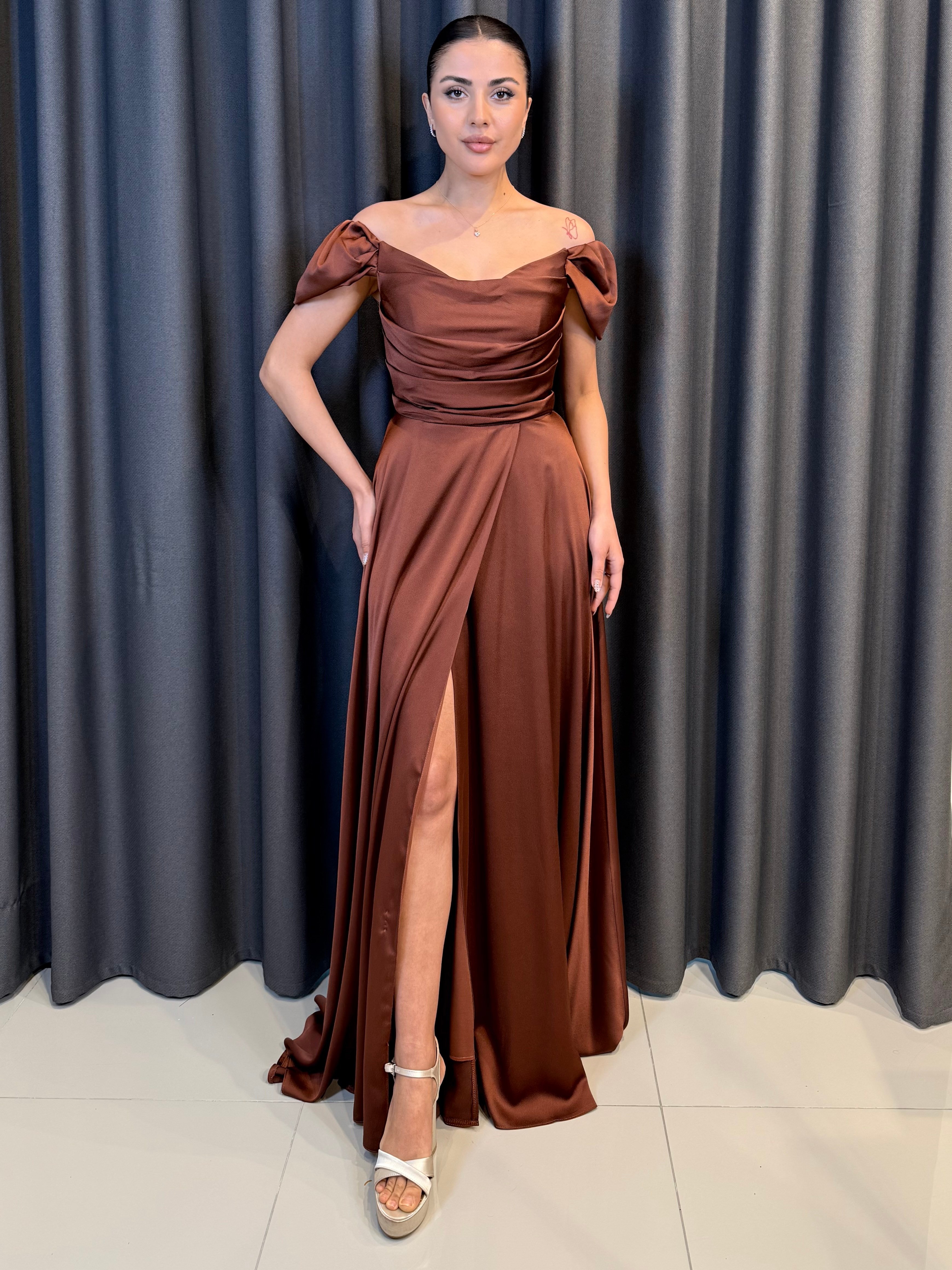 Bakır Saten Düşük Omuz Drape Detaylı Uzun Abiye Elbise