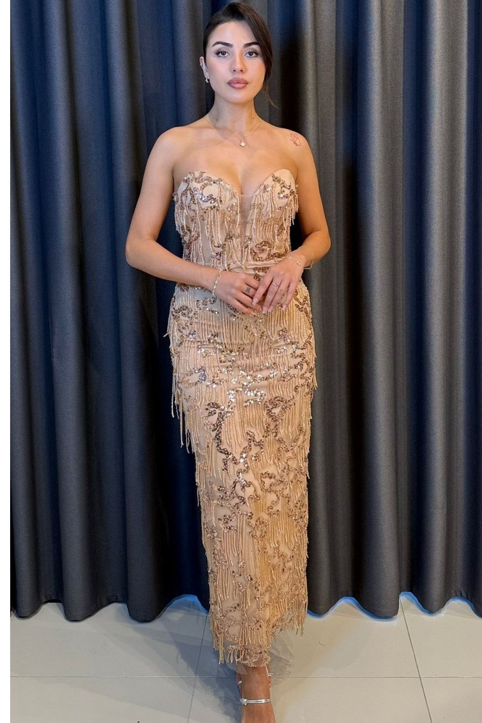 Gold Işıltılı Saçaklı Straplez Abiye
