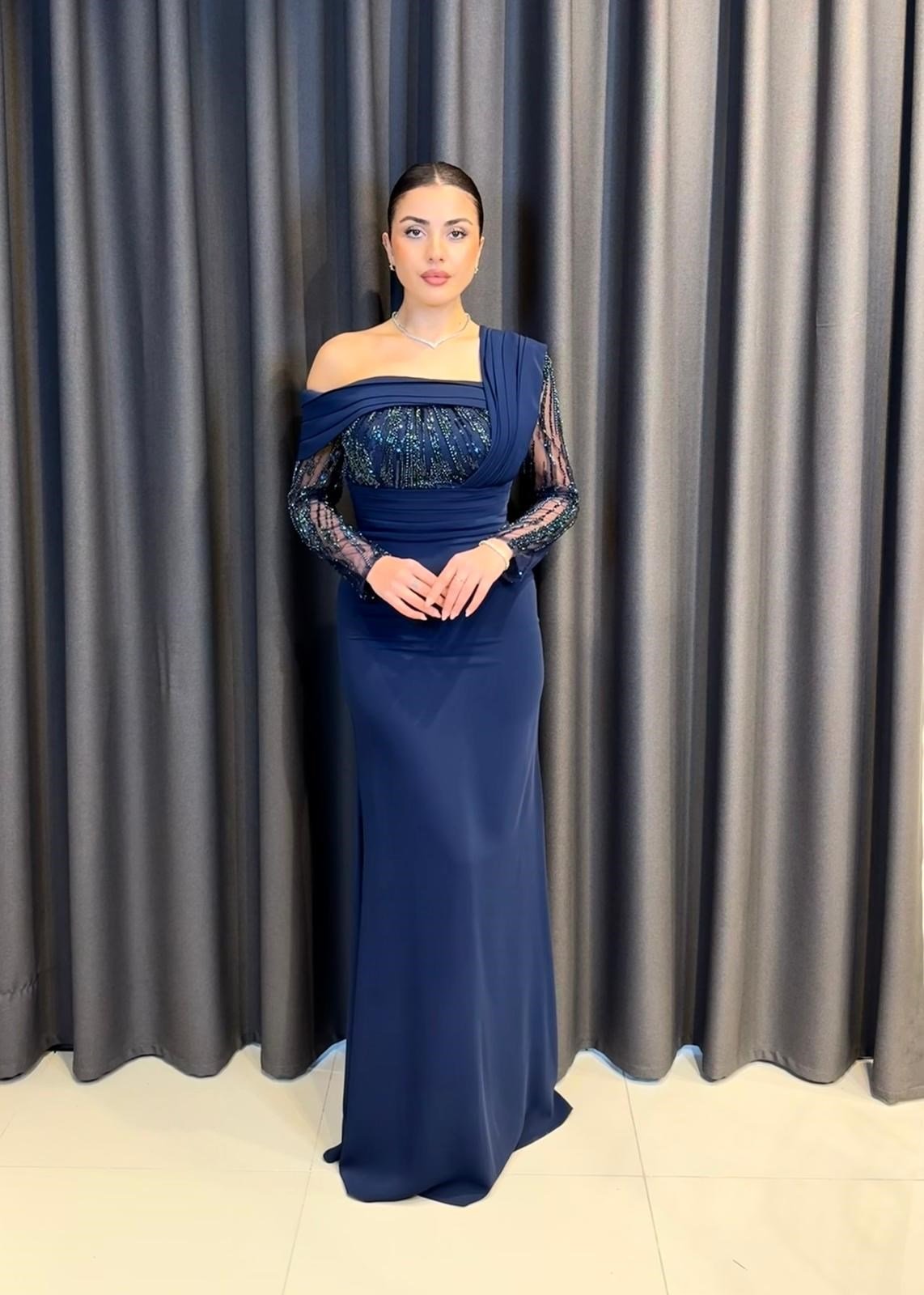 Lacivert Tek Omuz Drape Detaylı Payet ve Boncuk İşlemeli Abiye
