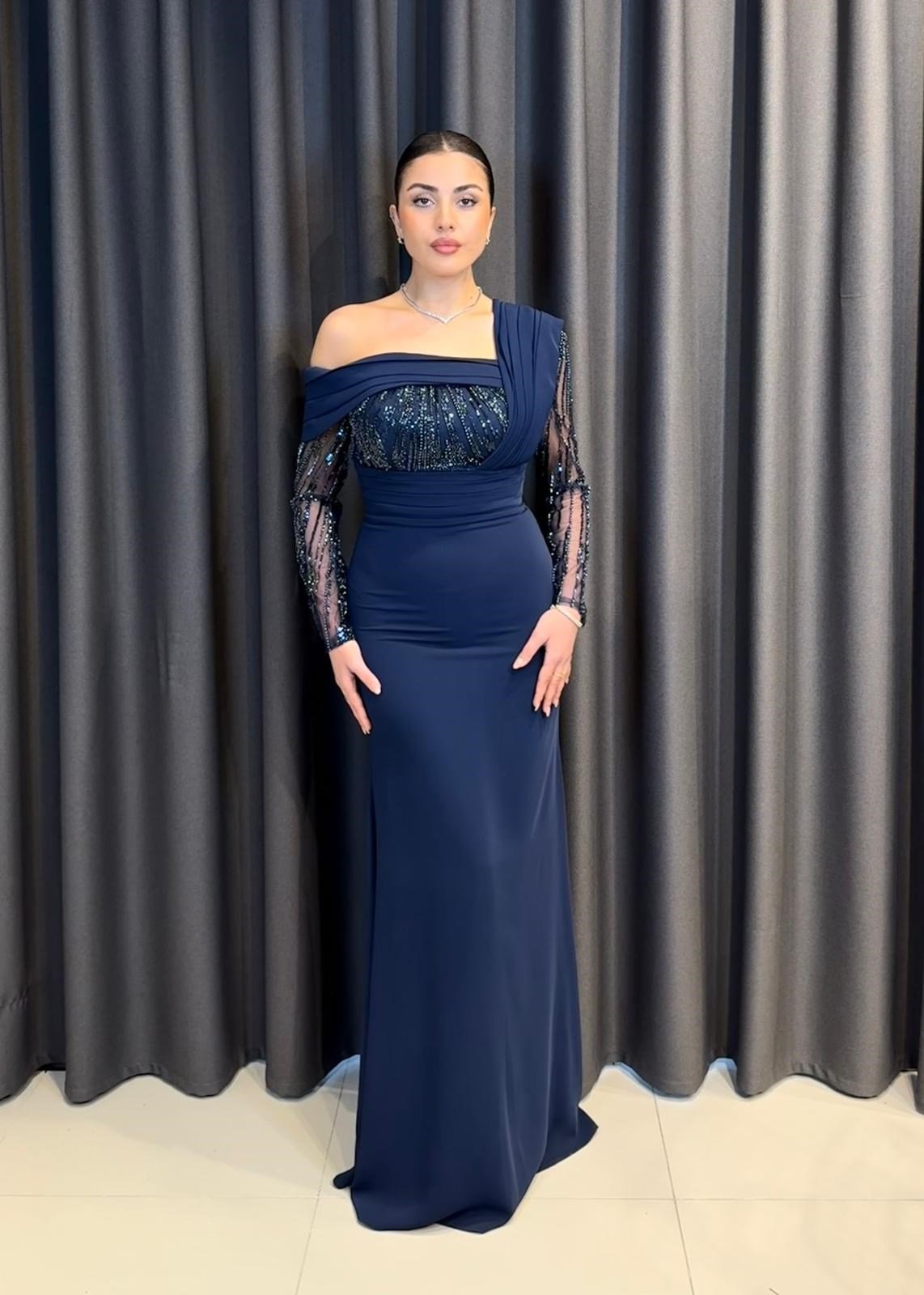 Lacivert Tek Omuz Drape Detaylı Payet ve Boncuk İşlemeli Abiye