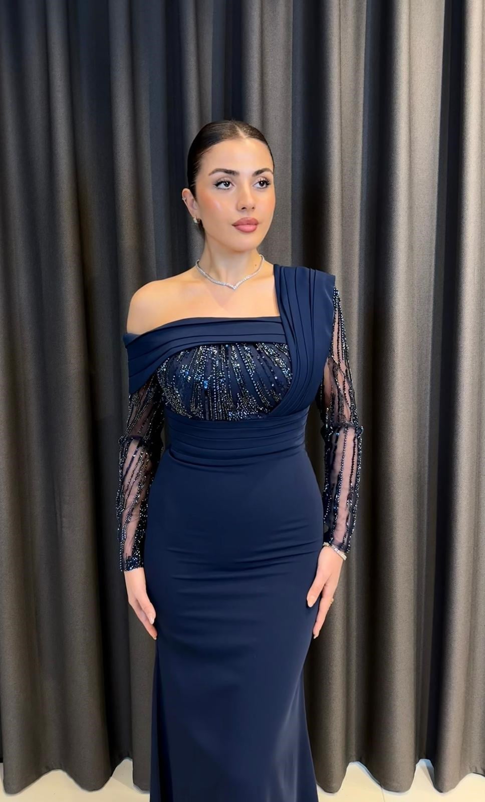 Lacivert Tek Omuz Drape Detaylı Payet ve Boncuk İşlemeli Abiye
