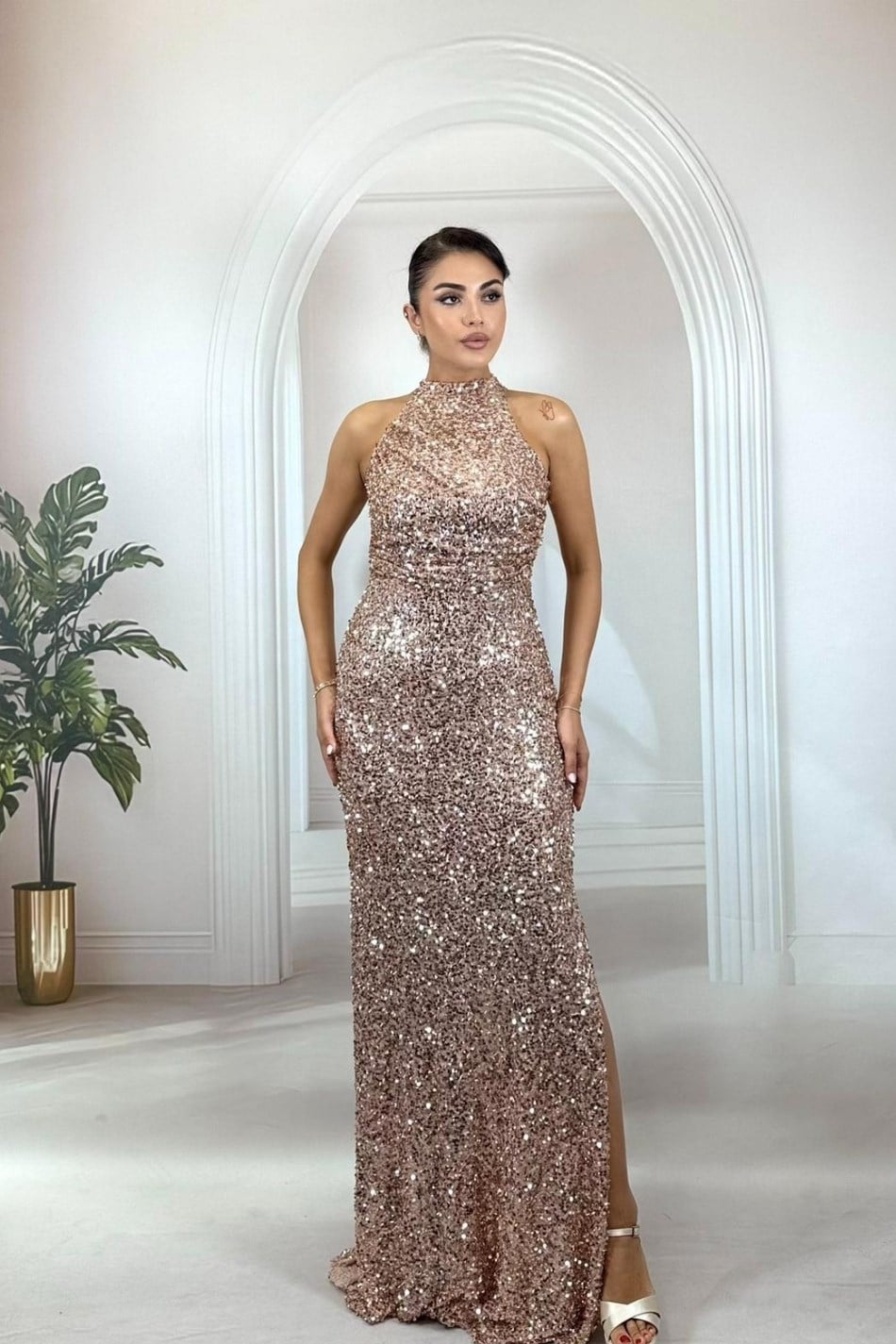 Rose Gold Tamamı Payetli Halter Yaka Balık Model Abiye