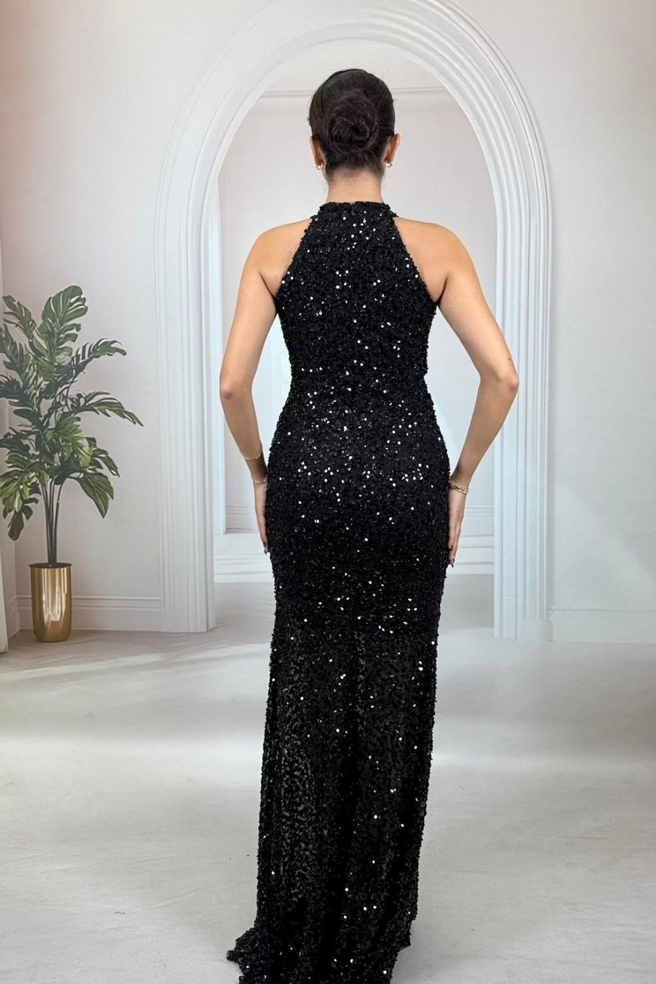 Siyah Tamamı Payetli Halter Yaka Balık Model Abiye