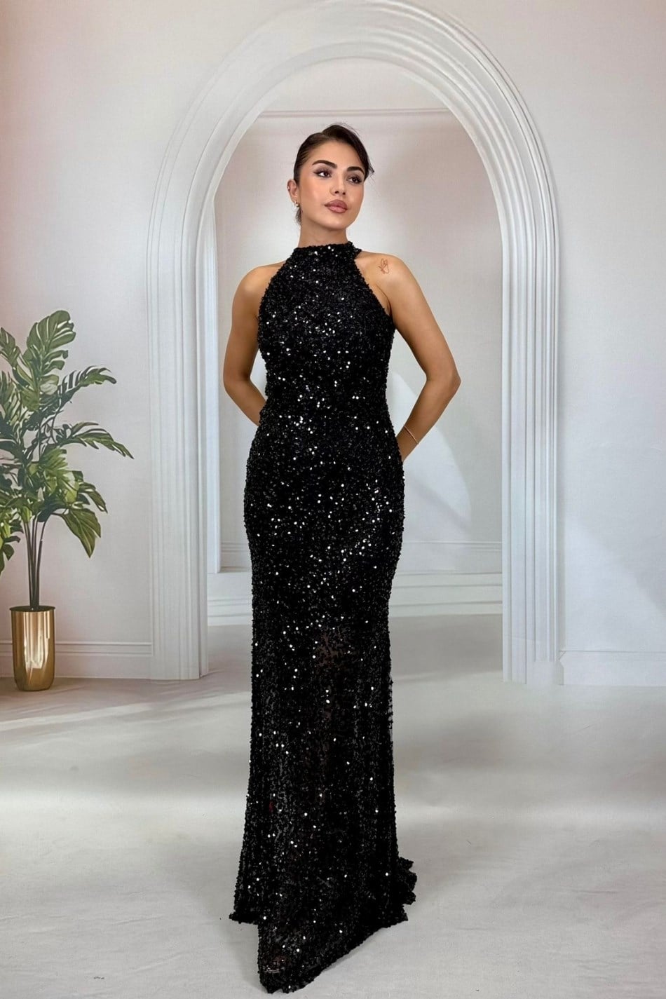 Siyah Tamamı Payetli Halter Yaka Balık Model Abiye