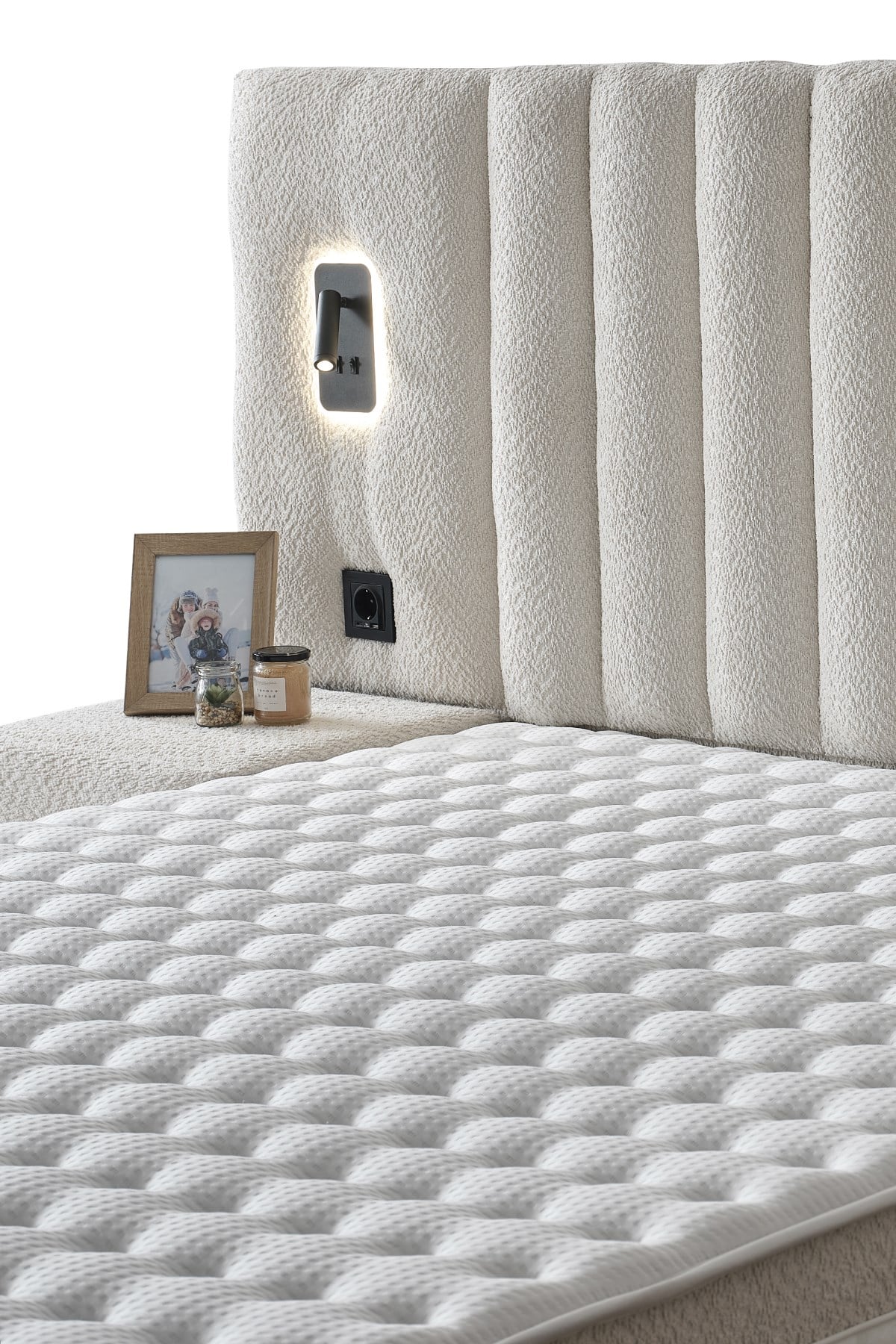 Cennet Yatak Lenon Modern Led Işıklı Sandıklı Baza ve Şık Tasarımlı Başlık Seti