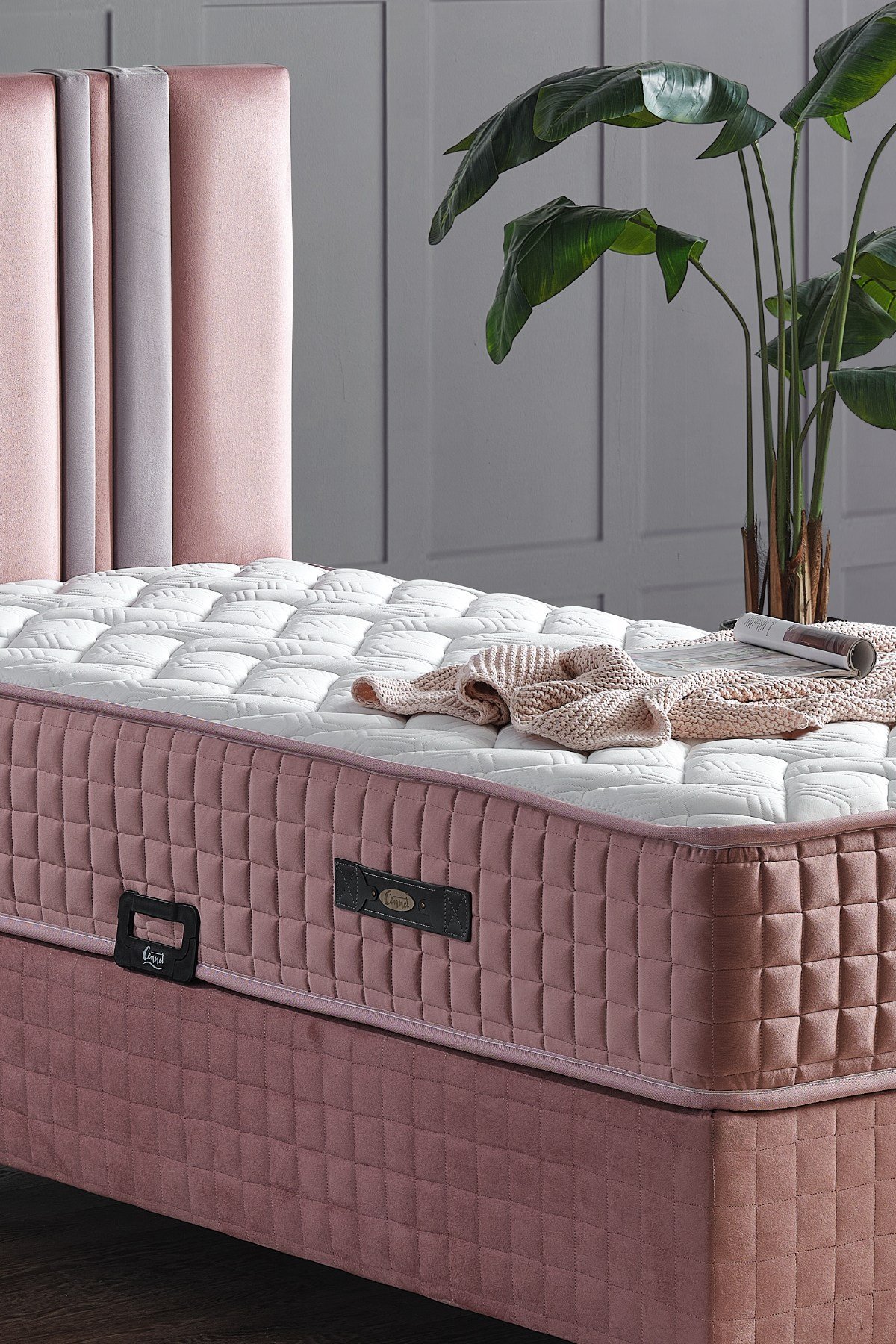 Cennet Yatak Pink Elegant 3 Parça Uyku Seti – Genç Kız Odaları İçin Özel Renk Tonlarıyla Uyumlu Yatak, Baza ve Başlık