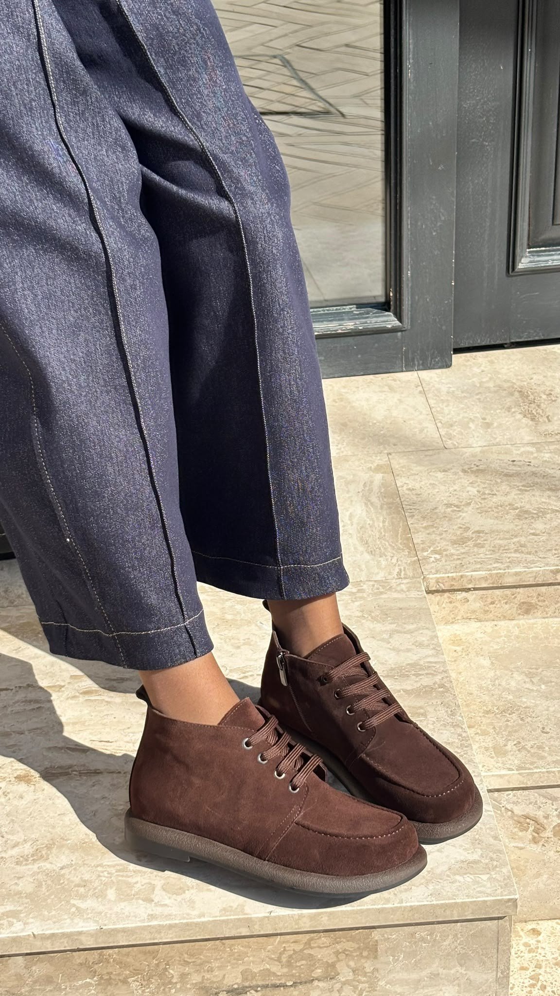 Düz Taban Bağcıklı %100 Nubuk Deri Kadın Boti Acı Kahve