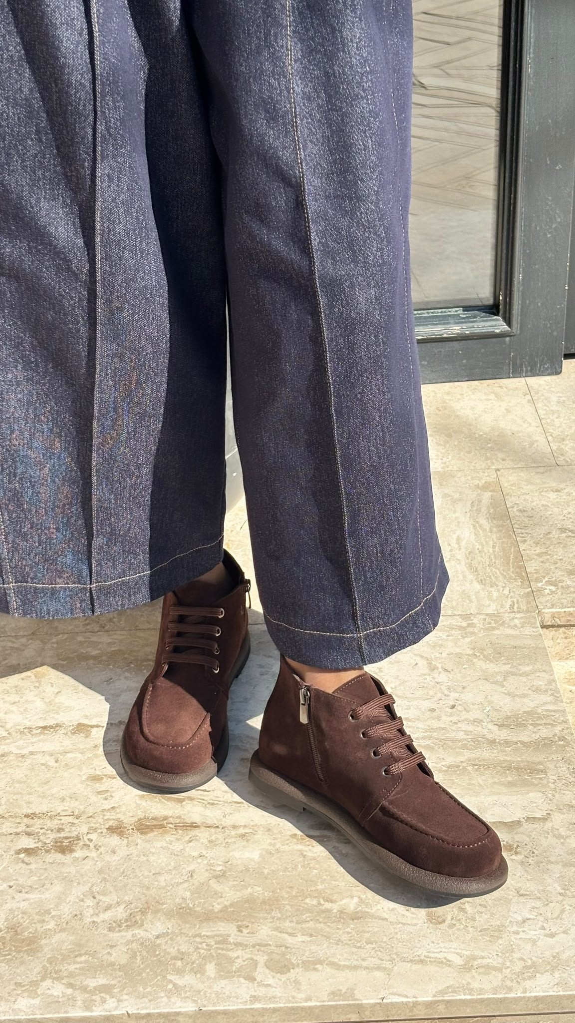 Düz Taban Bağcıklı %100 Nubuk Deri Kadın Boti Acı Kahve