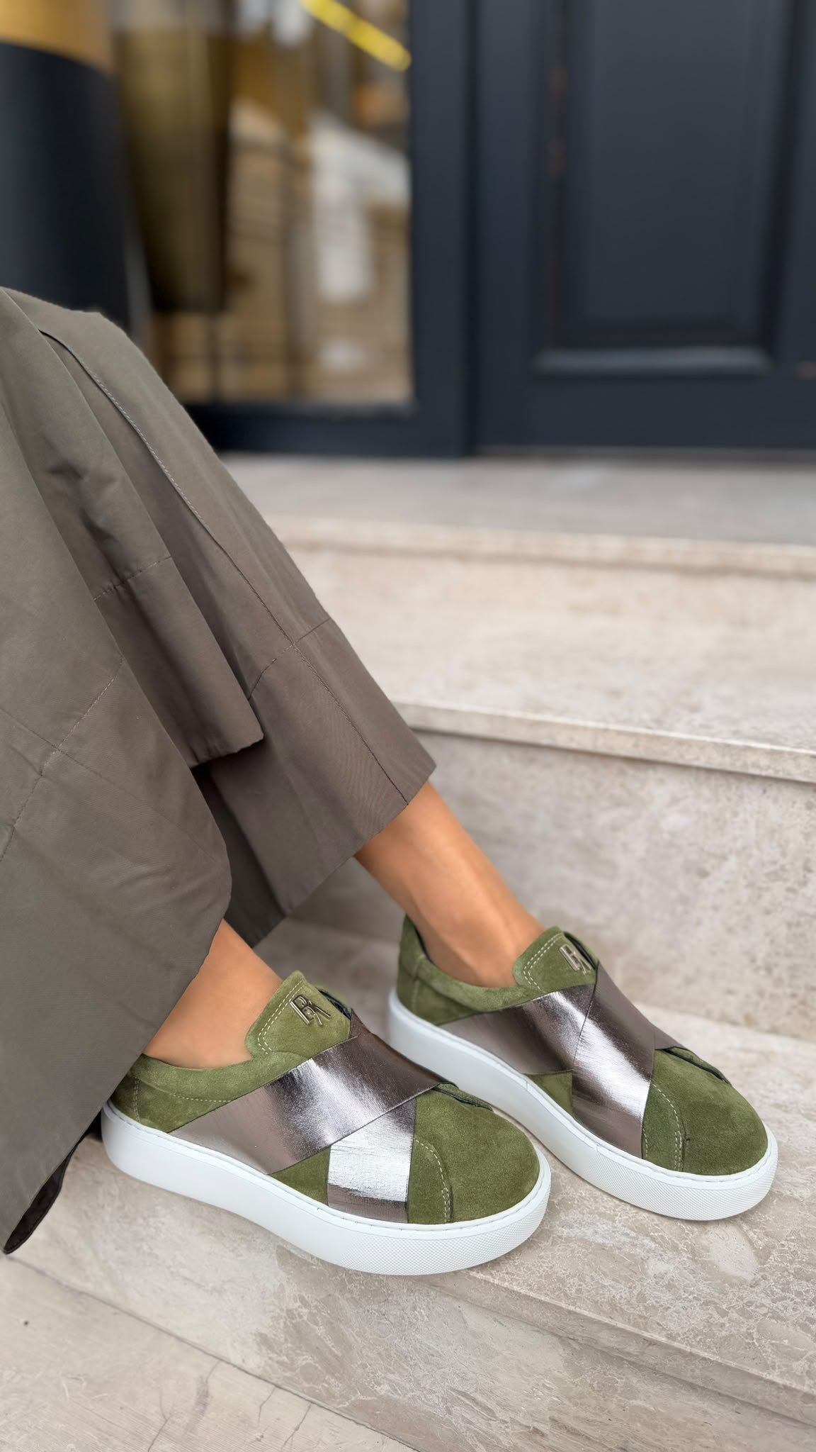 Düz Taban Çapraz Bantlı %100 Hakiki Deri Kadın Sneakers Yeşil