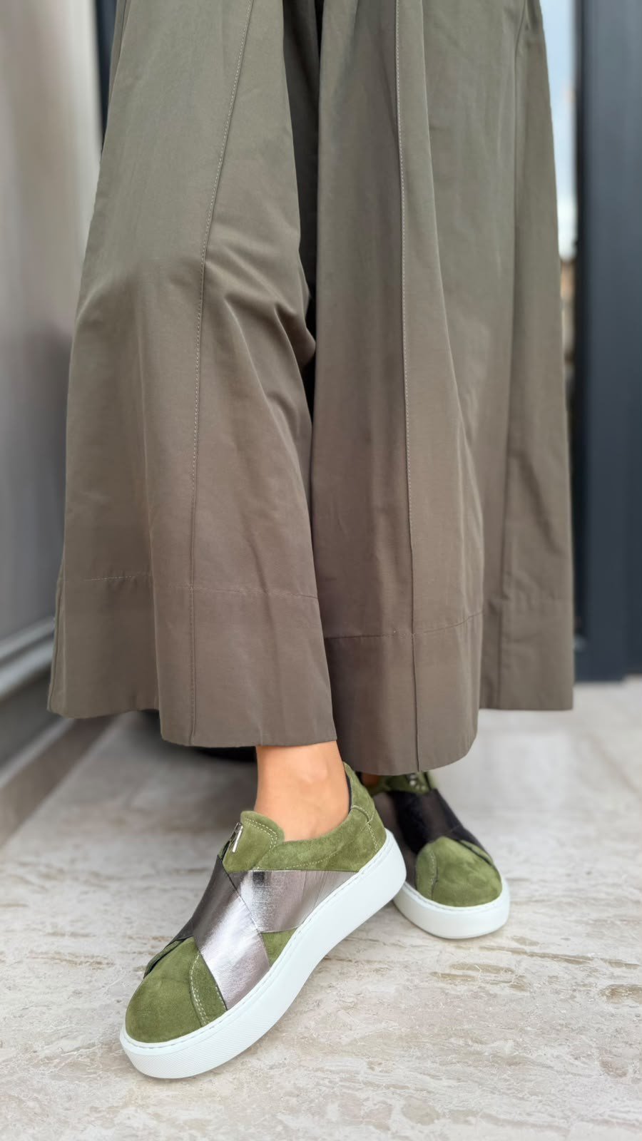 Düz Taban Çapraz Bantlı %100 Hakiki Deri Kadın Sneakers Yeşil