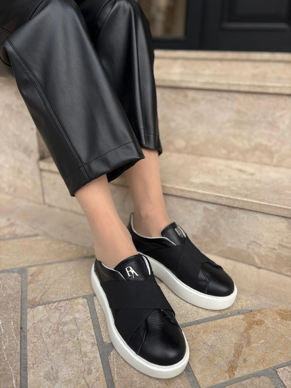 Düz Taban Çapraz Bantlı %100 Hakiki Deri Kadın Sneakers Siyah