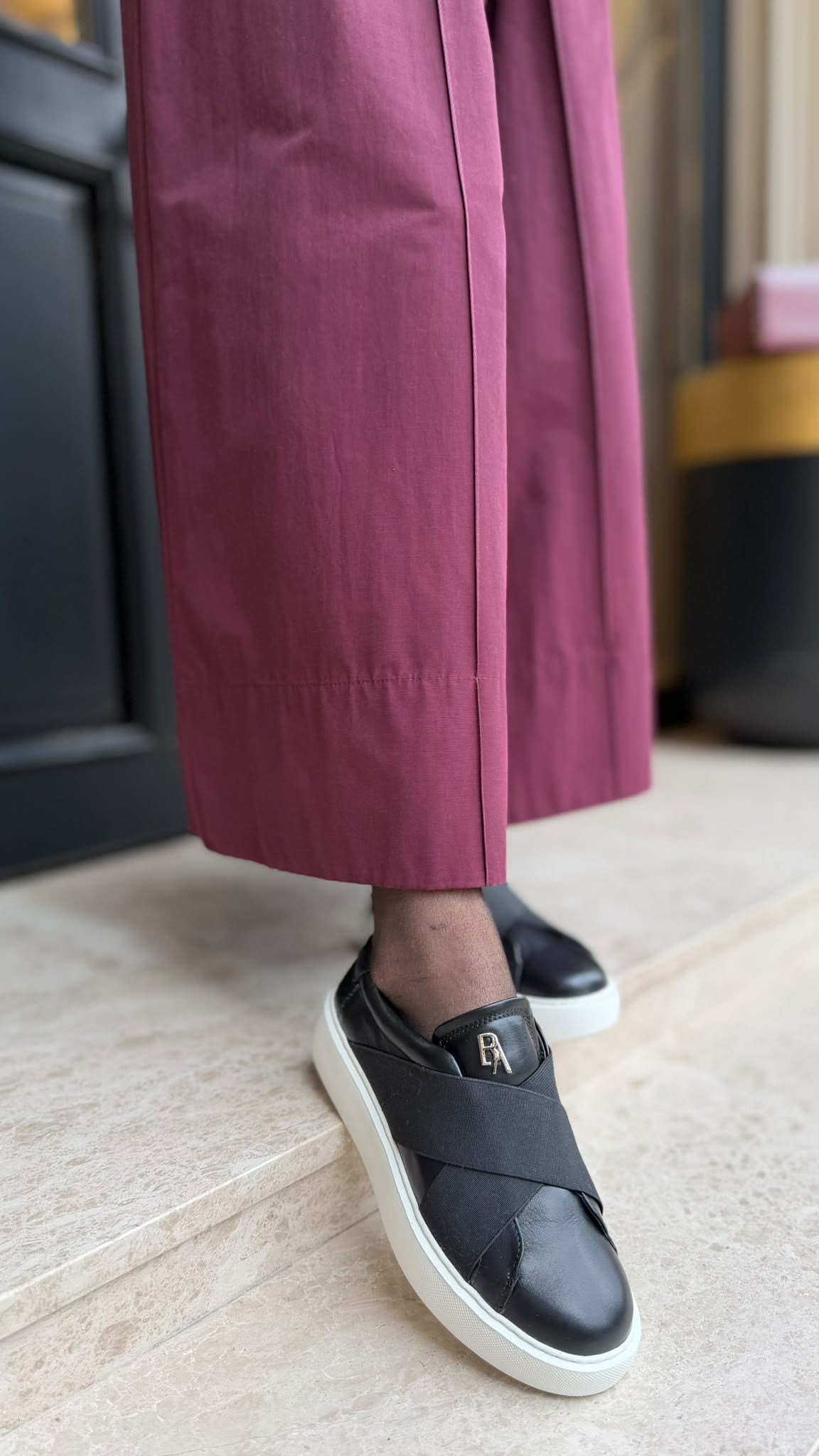 Düz Taban Çapraz Bantlı %100 Hakiki Deri Kadın Sneakers Siyah