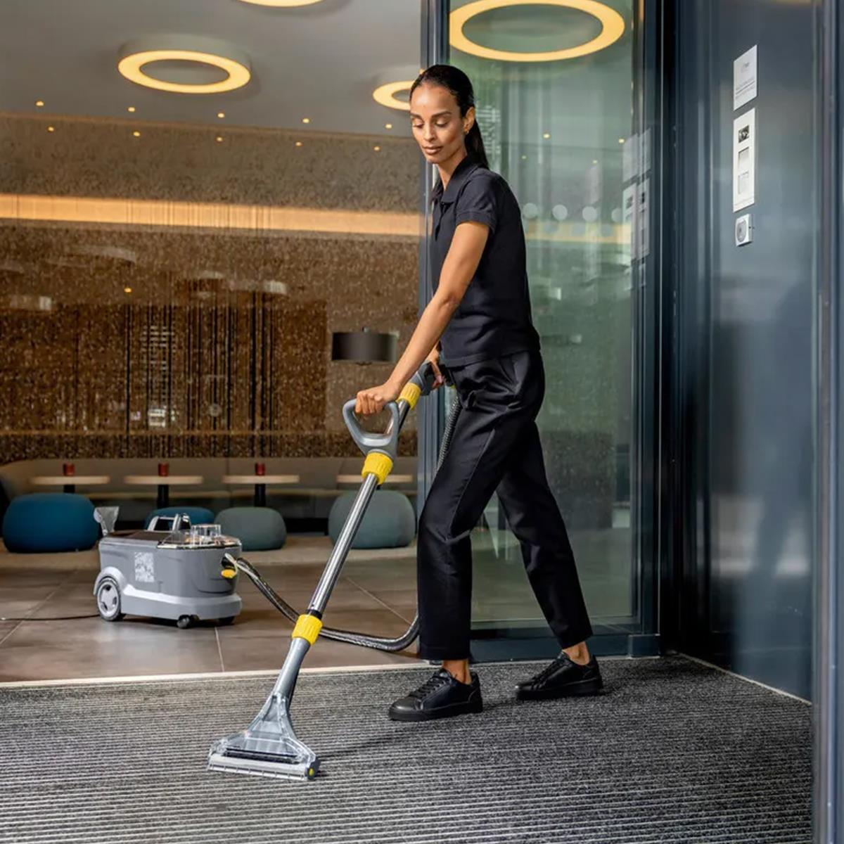 Karcher Puzzi 10 /1 Halı Koltuk Yıkama Makinesi