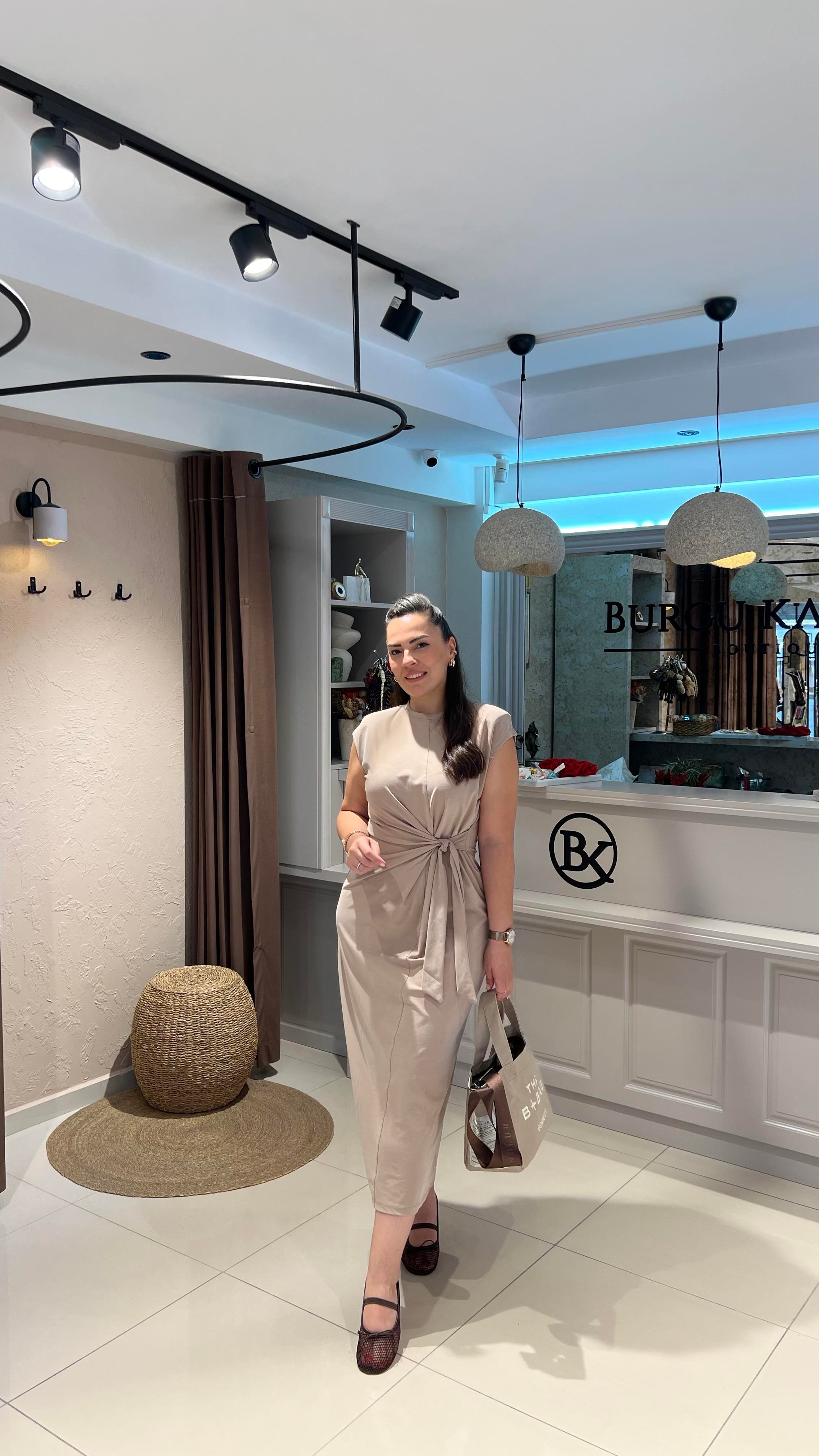 BELDEN OTURTMALI ELBİSE