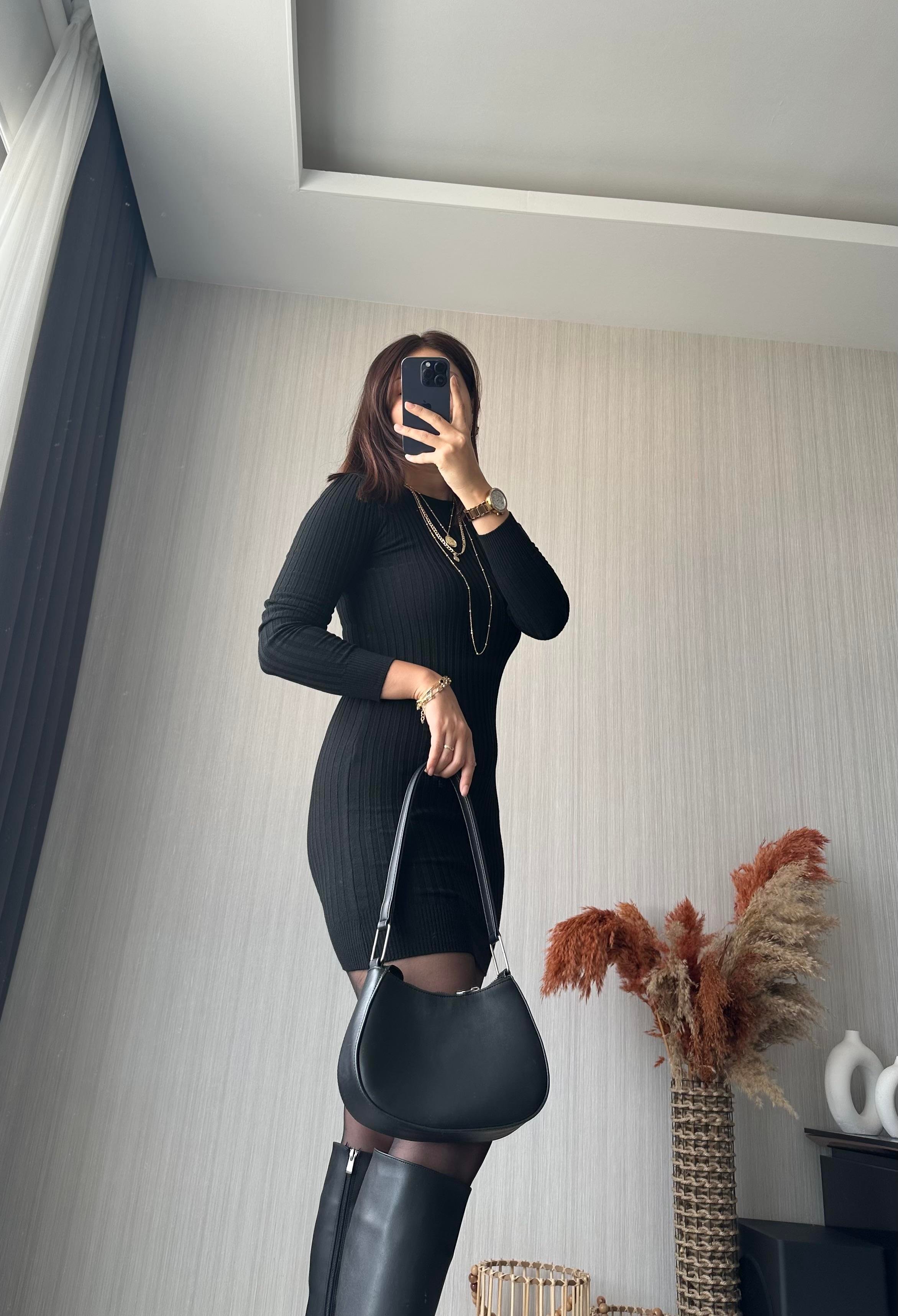 Siyah Likralı Elbise