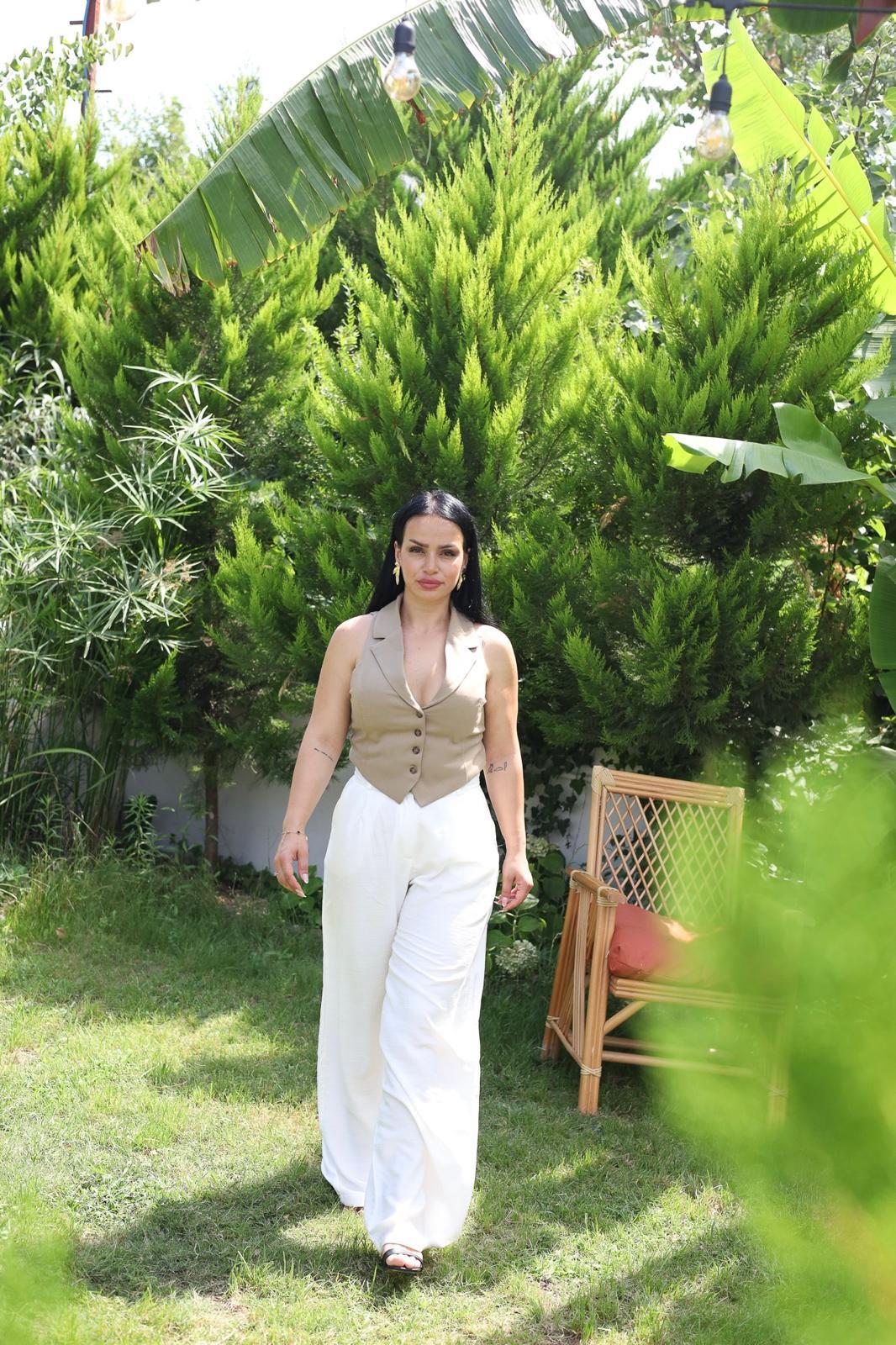CAMEL CUT OUT YELEK