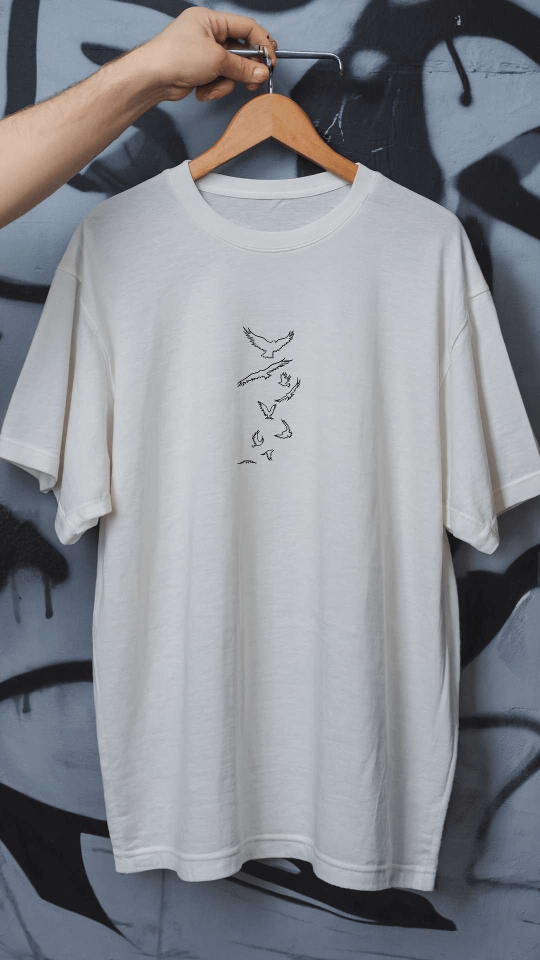 'Birds of Hope' Beyaz Oversize Tişört