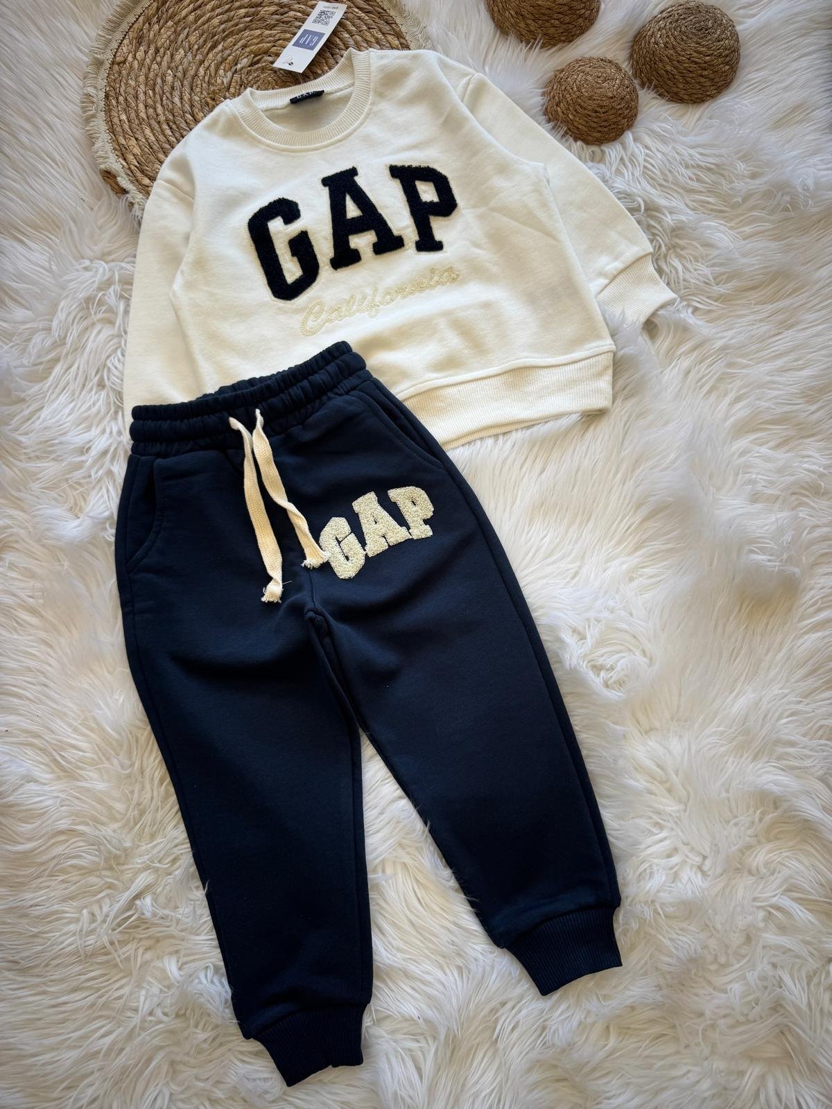 Gap Punch İşlemeli Takım Lacivert