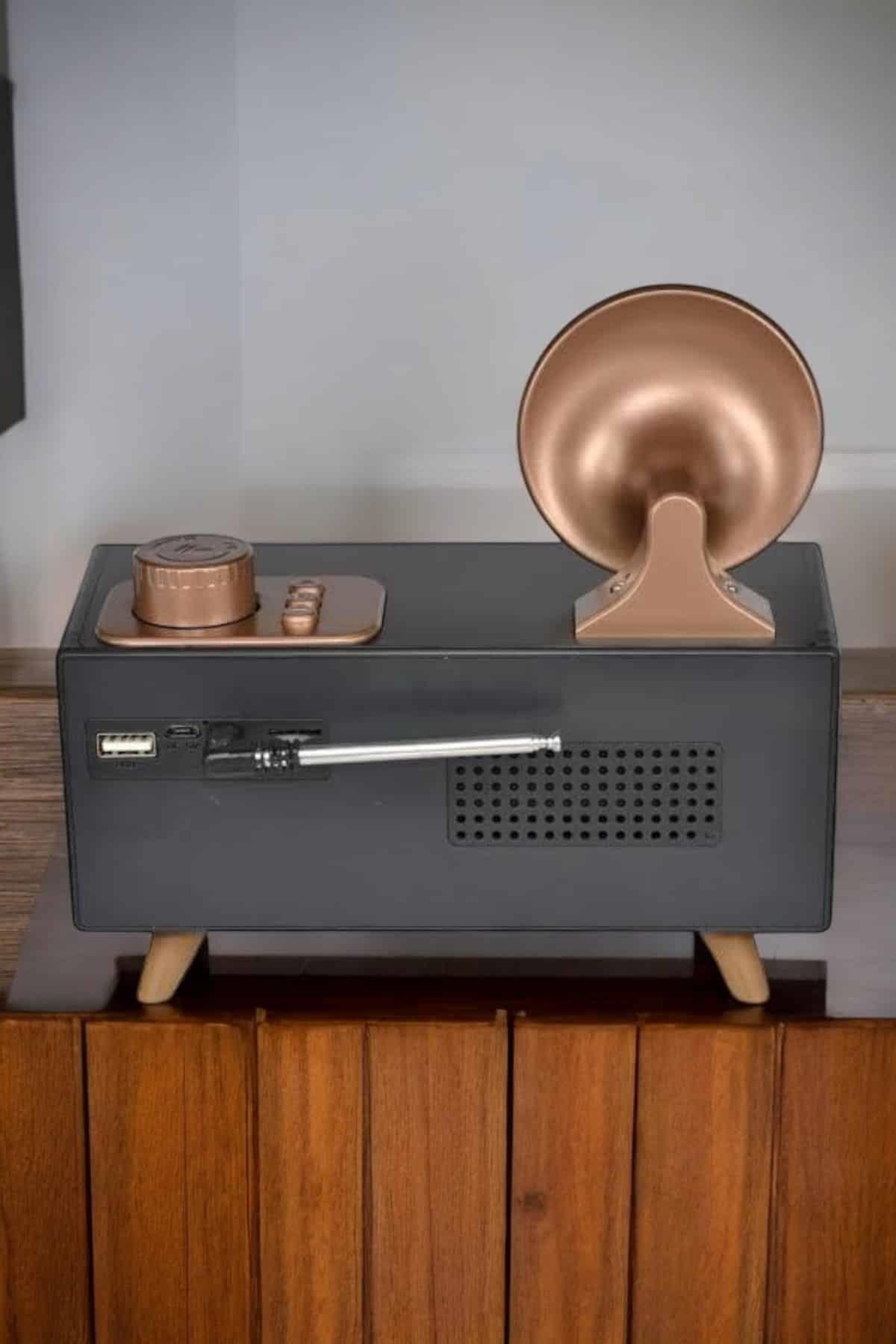 Nostaljik Görünümlü Bluetooth Bağlantılı Speaker