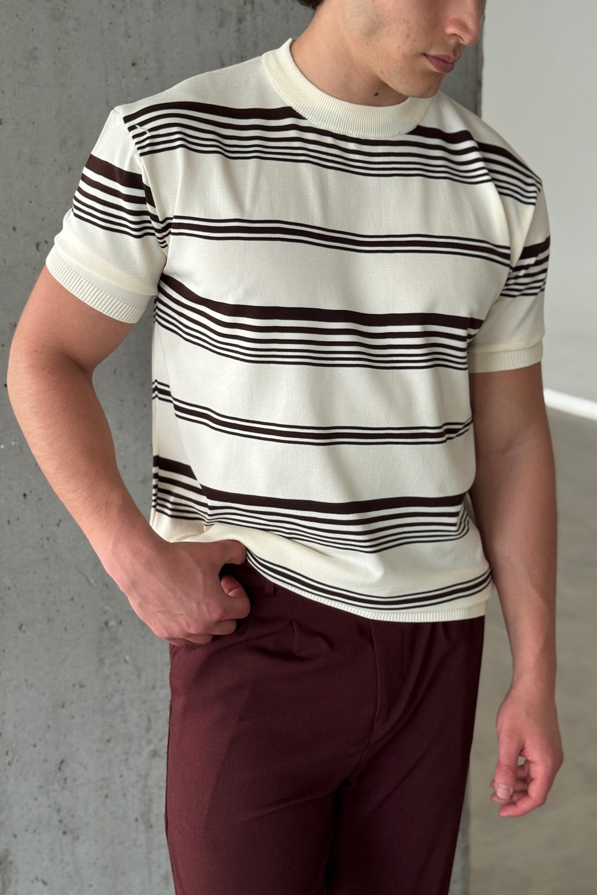 Erkek Bisiklet Yaka Oversize Çizgili Triko T-shirt Ekru