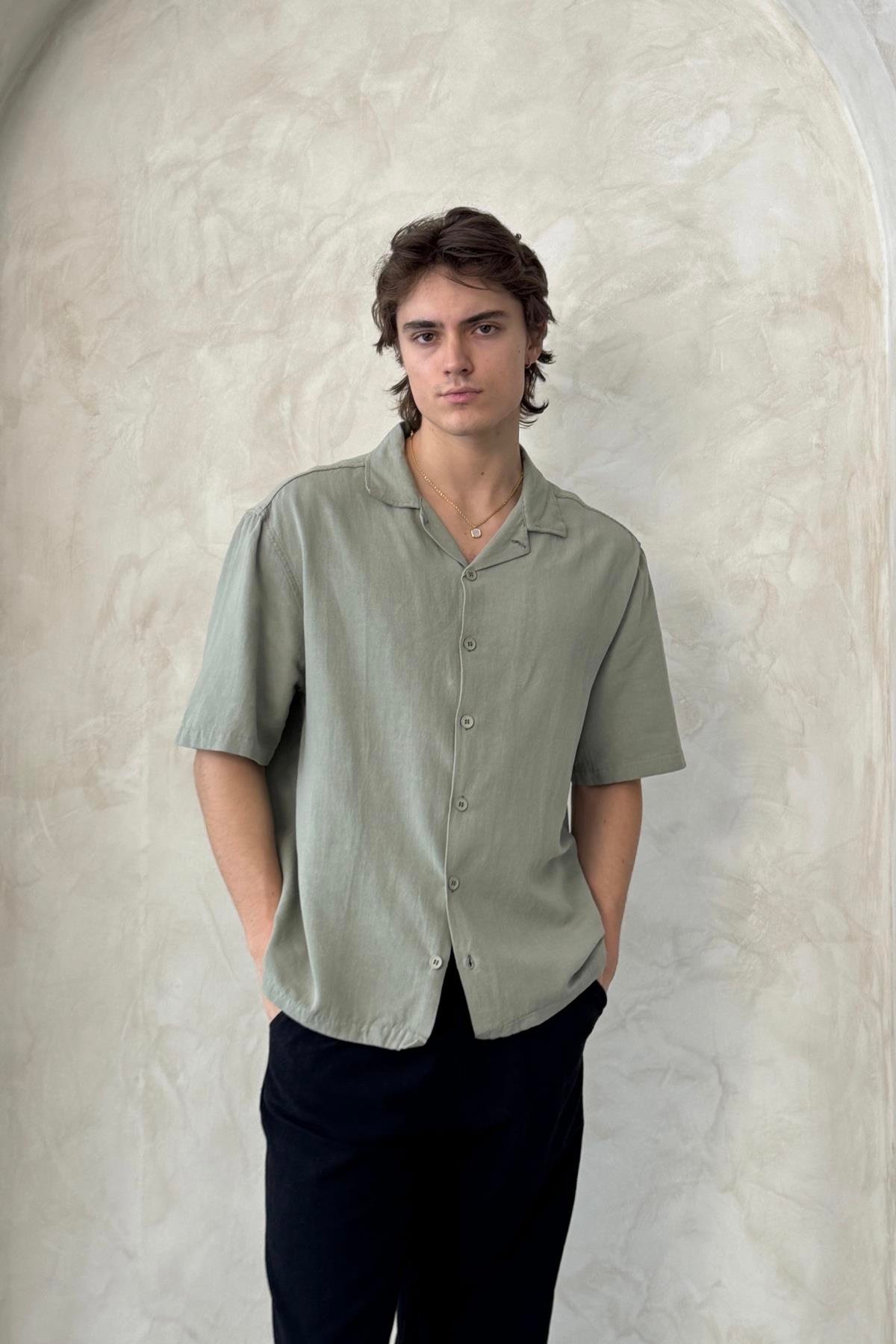 Erkek Oversize Apaş Yaka Kısa Kollu Keten Gömlek Haki