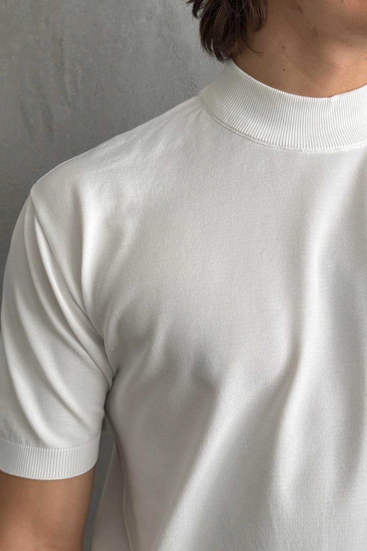 Erkek Oversize Yarım Balıkçı Triko T-shirt Beyaz