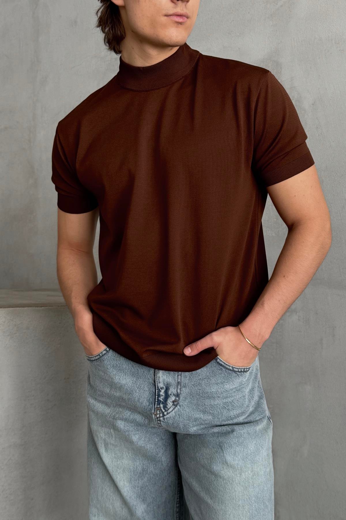 Erkek Oversize Yarım Balıkçı Triko T-shirt Kahverengi