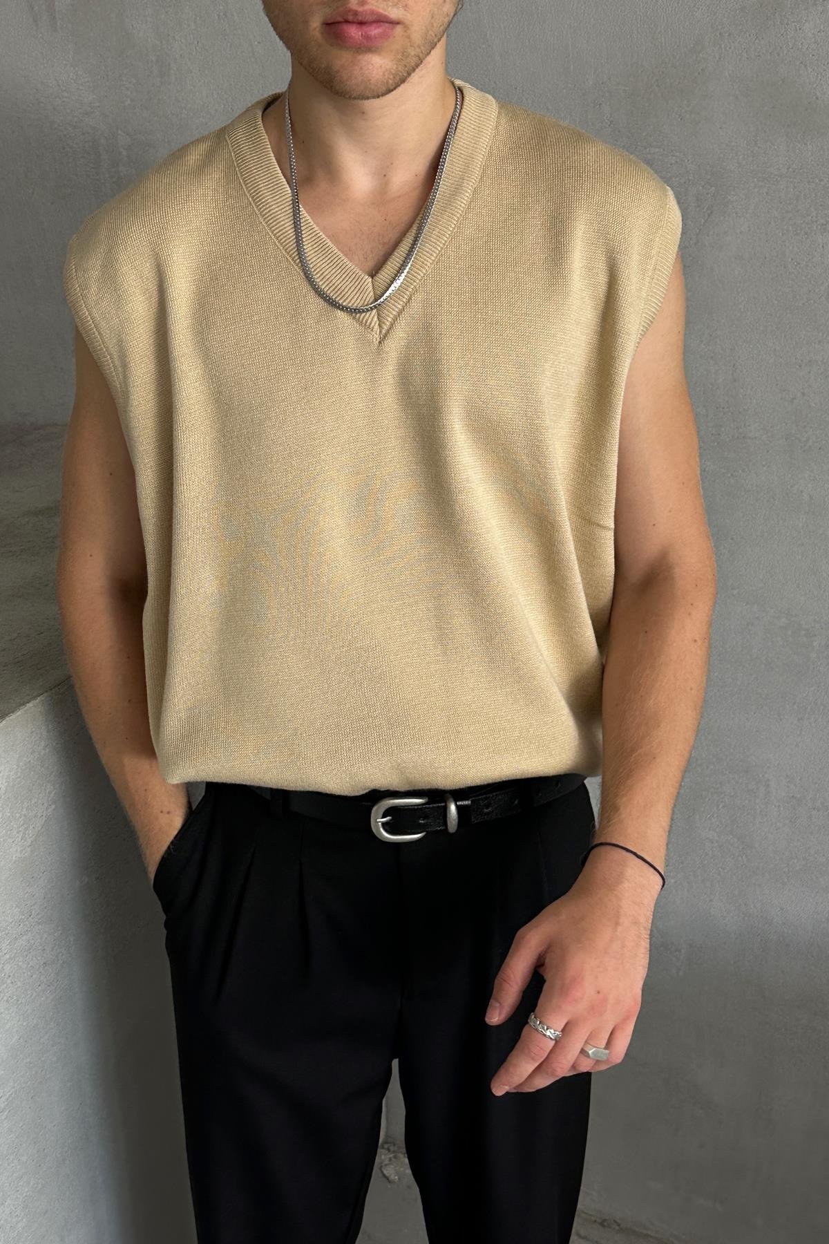 Erkek V Yaka Oversize Süveter Bej
