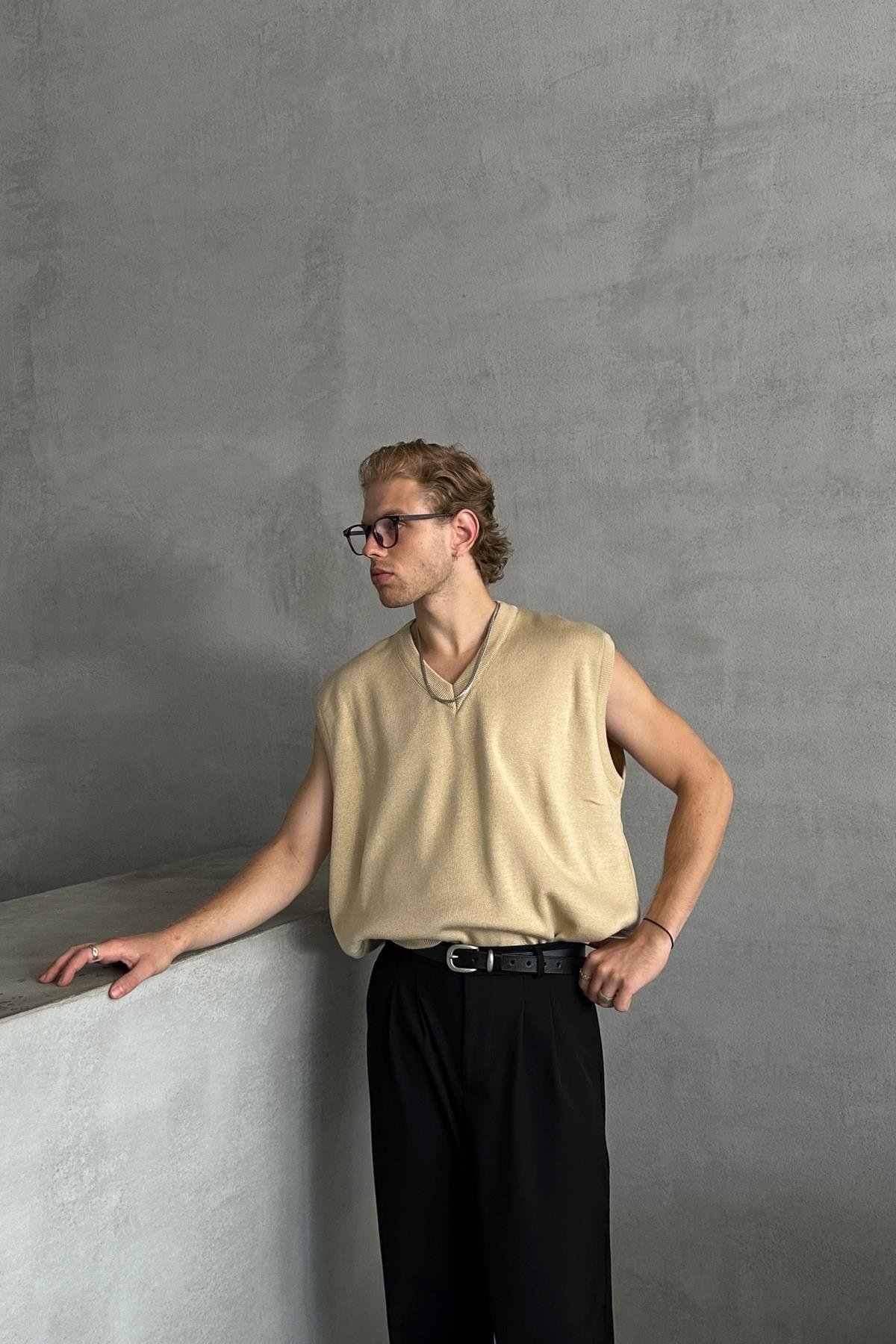 Erkek V Yaka Oversize Süveter Bej