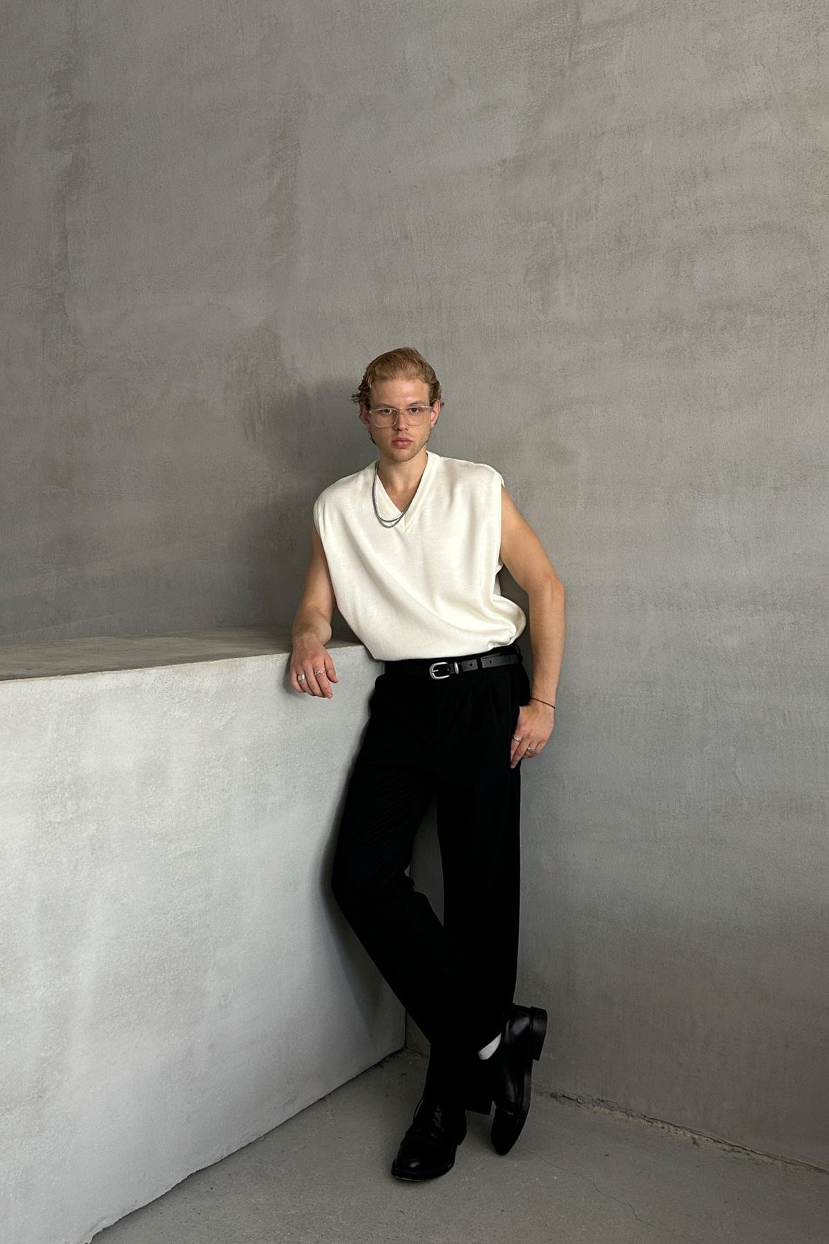 Erkek V Yaka Oversize Süveter Ekru