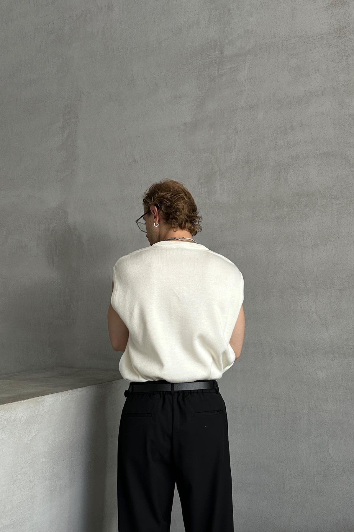 Erkek V Yaka Oversize Süveter Ekru