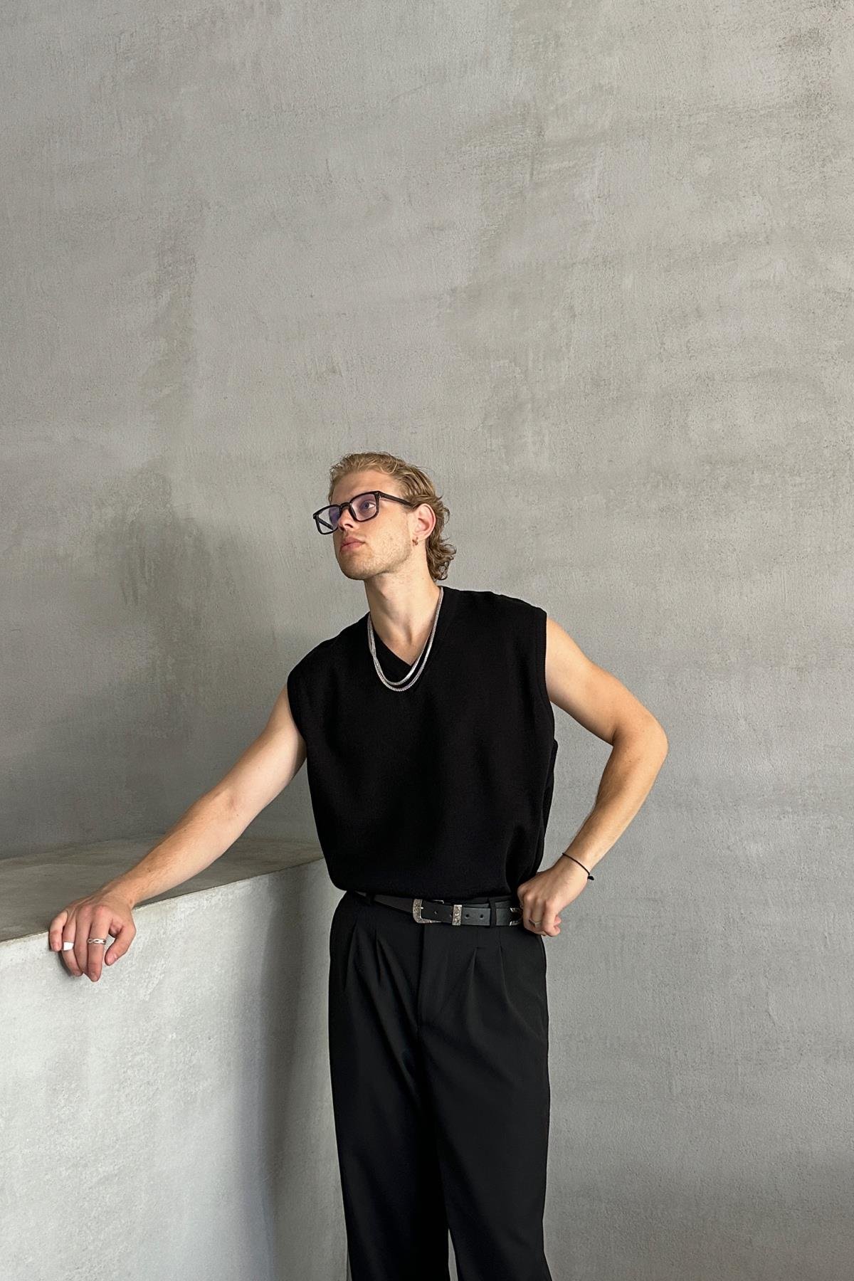 Erkek V Yaka Oversize Süveter Siyah