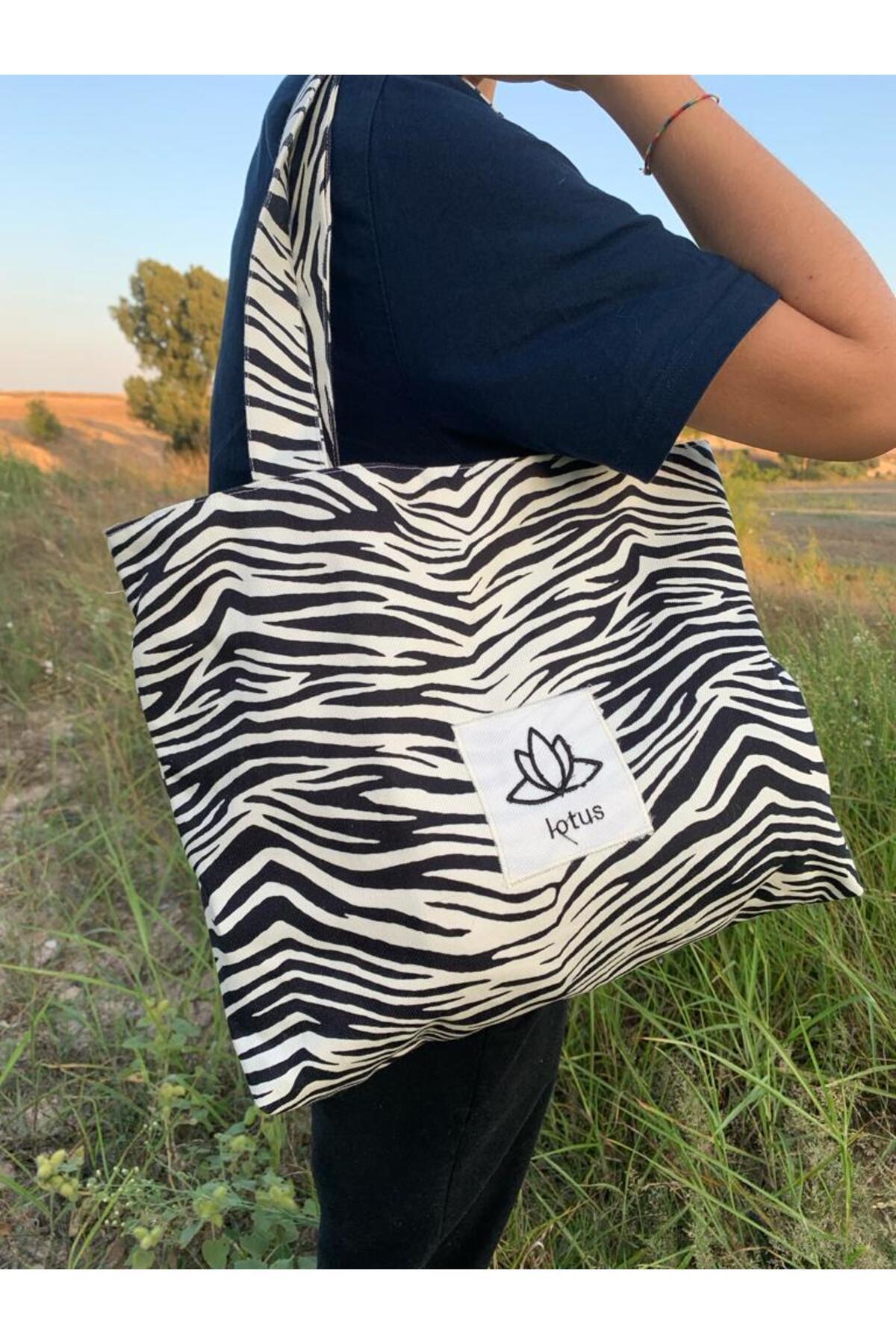 zebra desenli omuz çantası