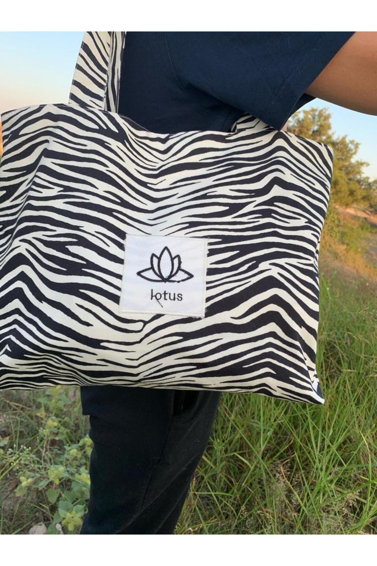 zebra desenli omuz çantası